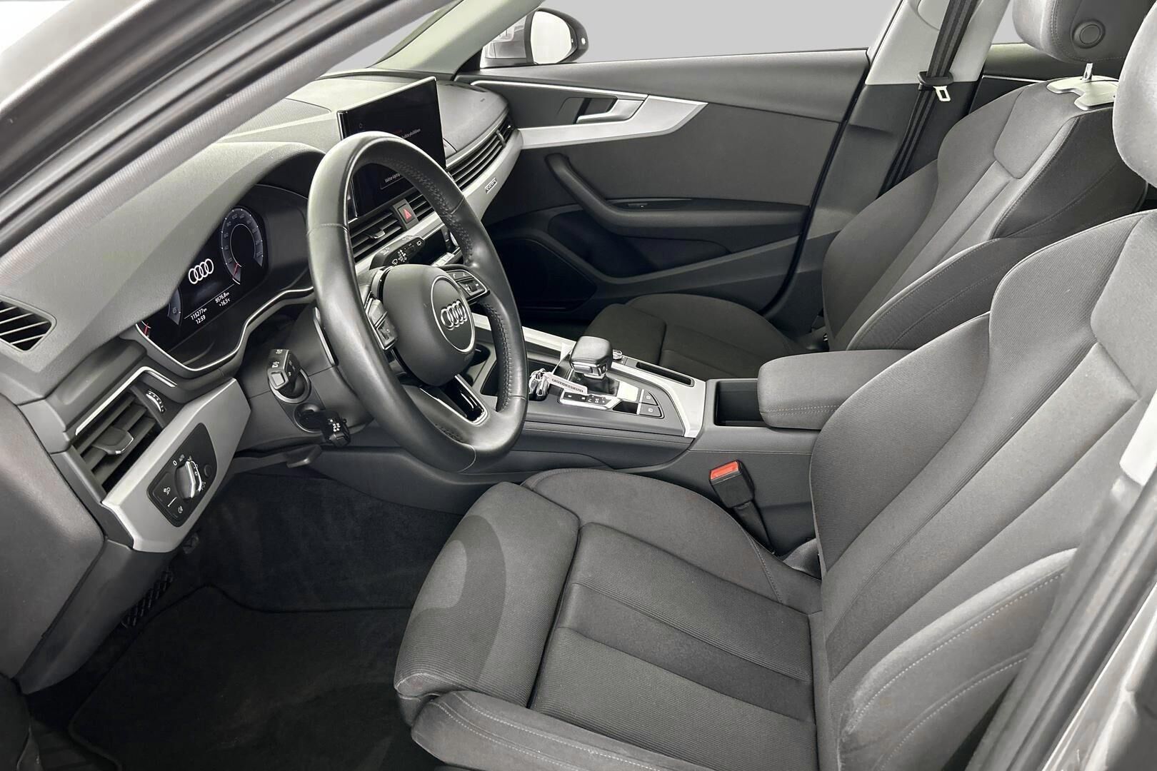 Audi A4 iso kuva 6