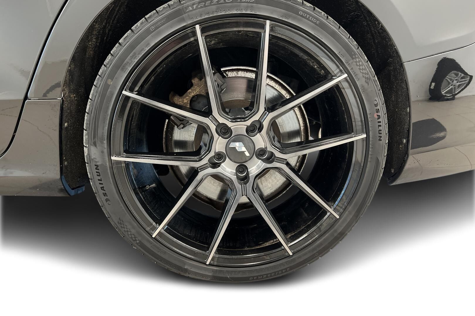 Volvo V60 iso kuva 13