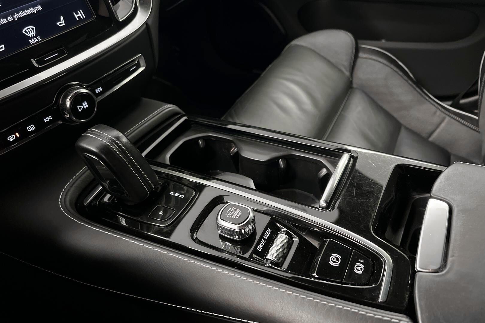 Volvo V60 iso kuva 16