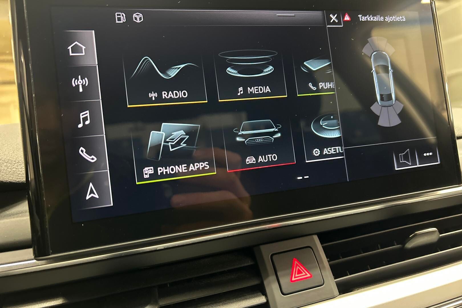 Audi A4 iso kuva 12