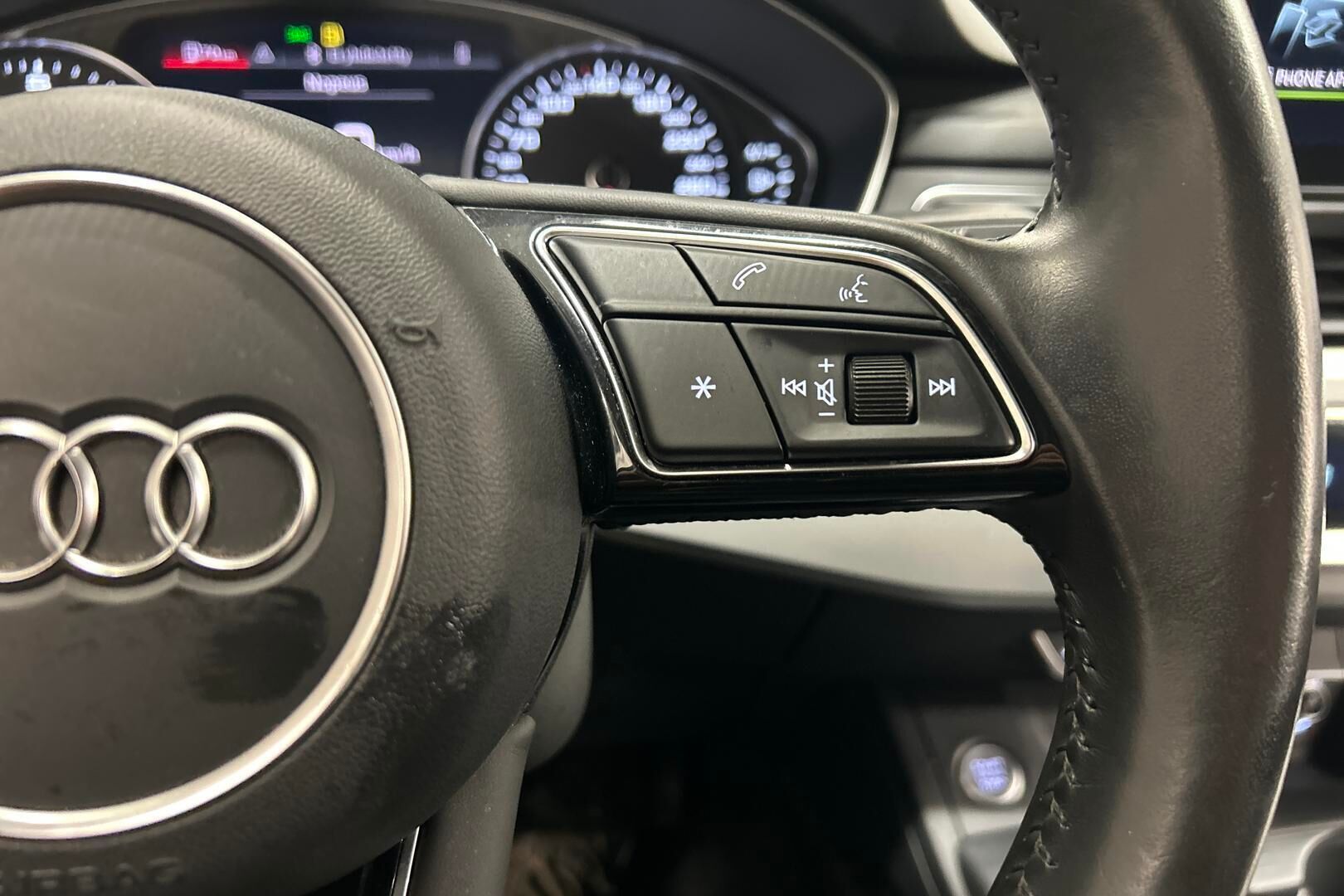 Audi A4 iso kuva 16