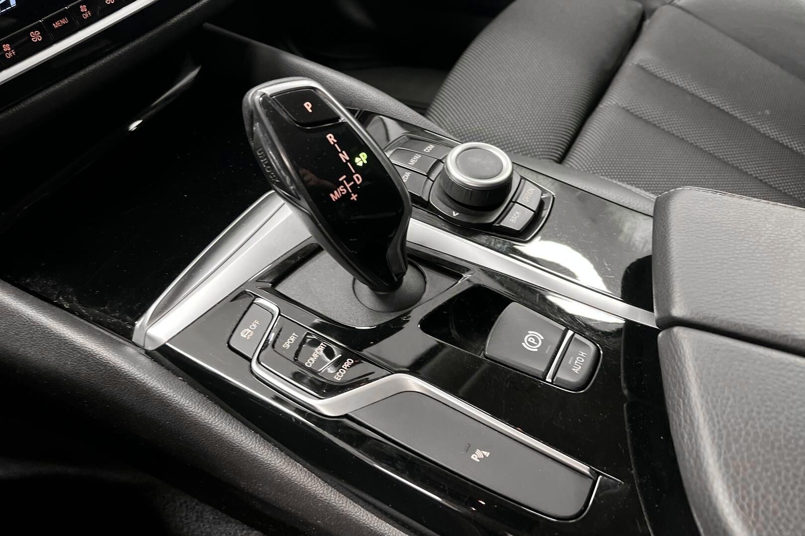 BMW 5-sarja iso kuva 16