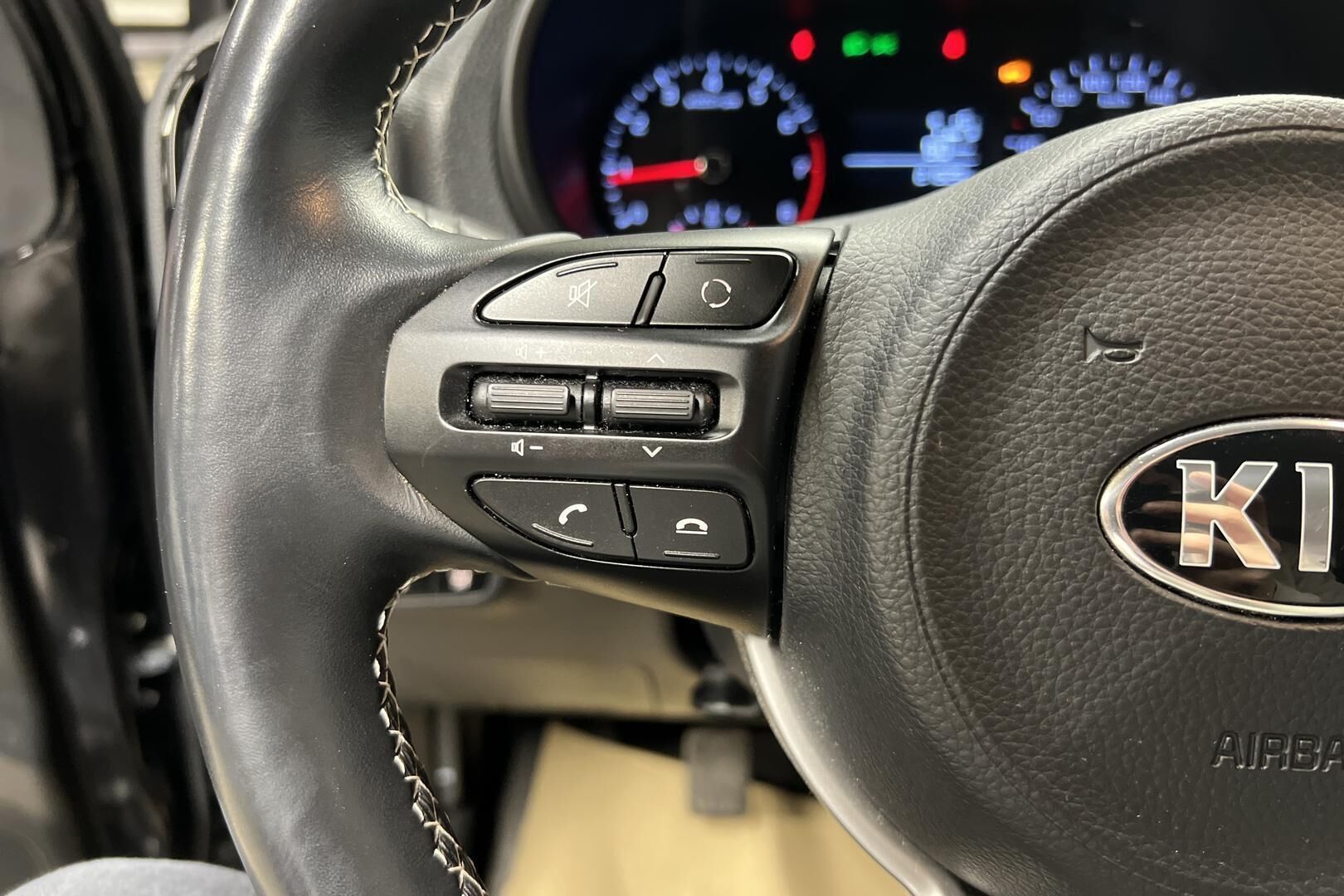 KIA Picanto iso kuva 16