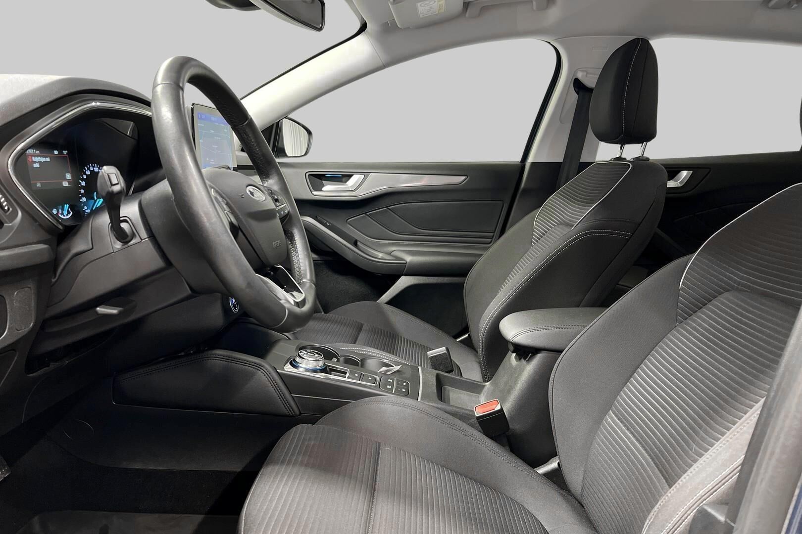 Ford Focus iso kuva 8