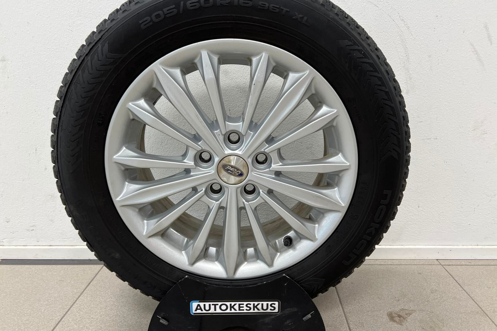 Ford Focus iso kuva 24