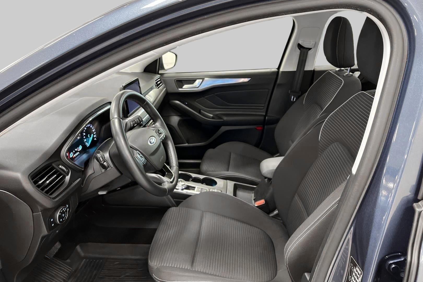 Ford Focus iso kuva 9