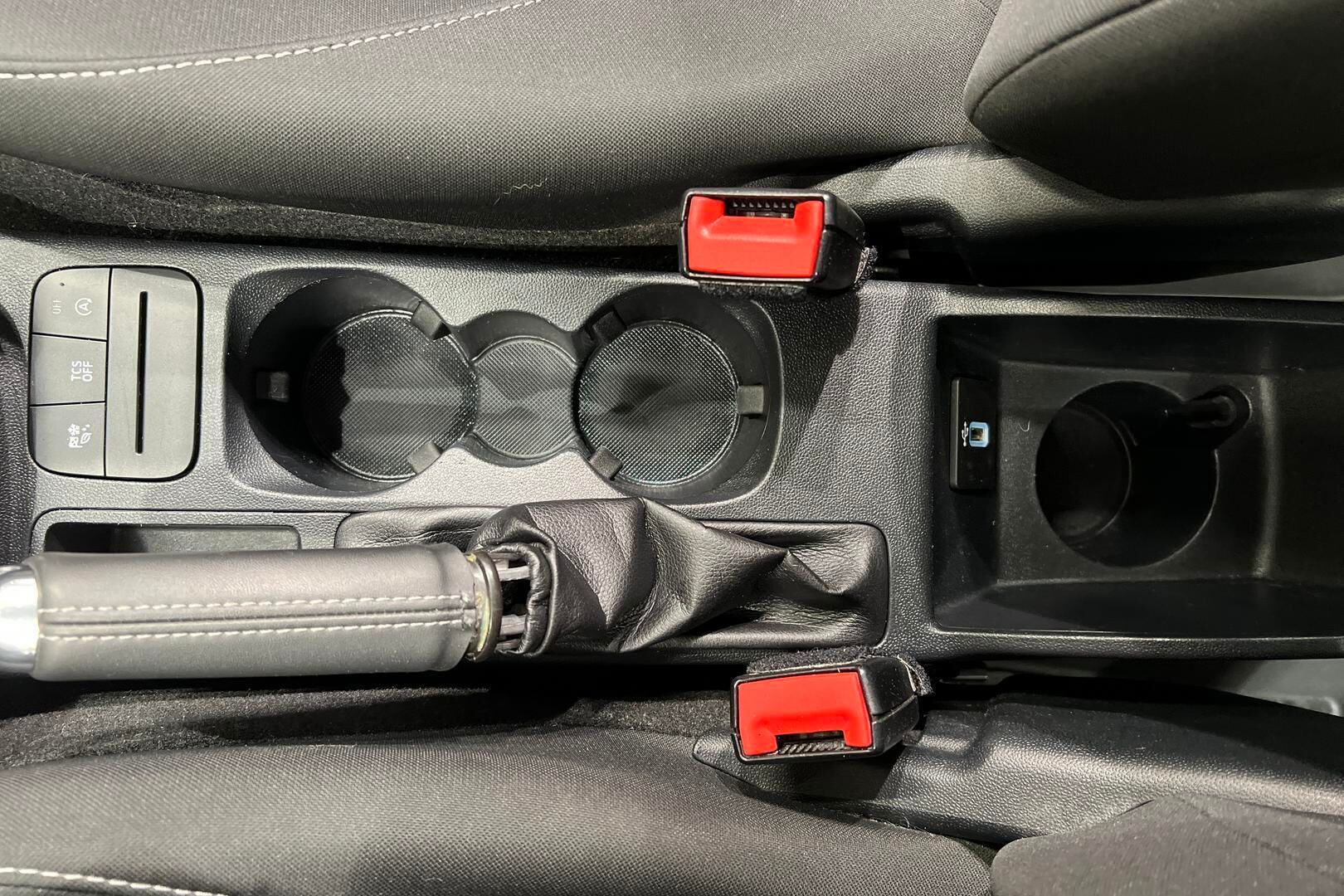 Ford Fiesta iso kuva 19