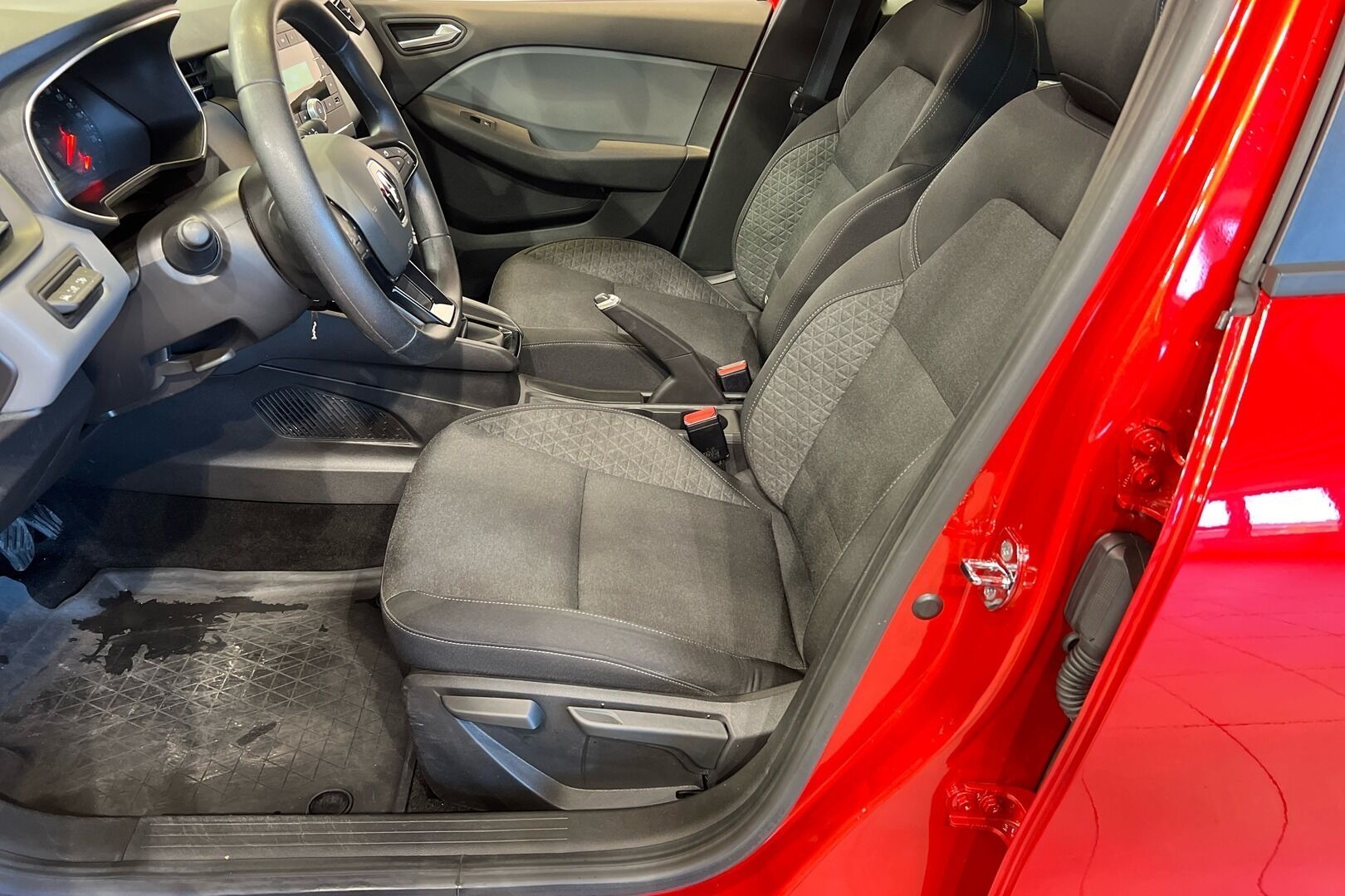 Renault Clio iso kuva 7