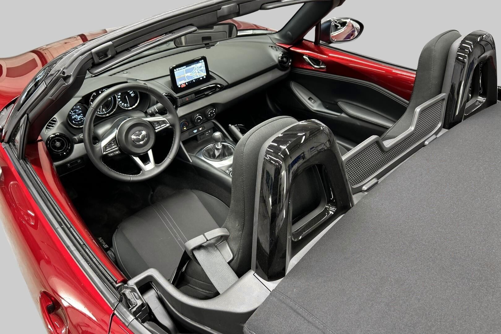 Mazda MX-5 iso kuva 24