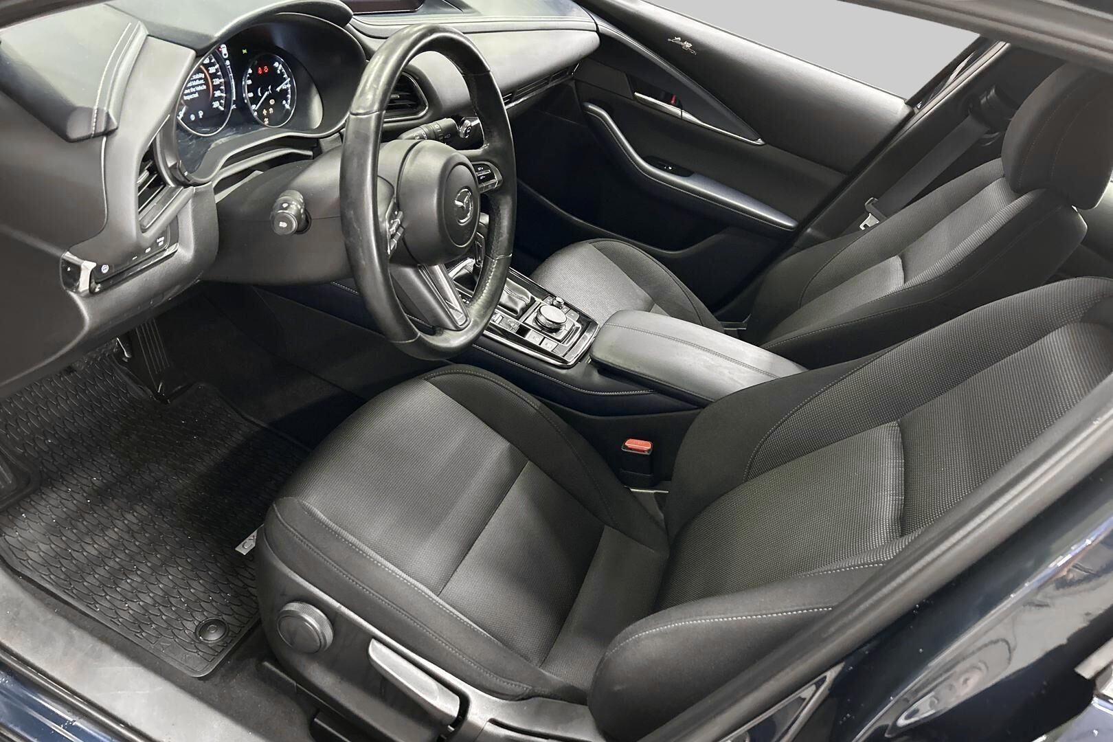 Mazda CX-30 iso kuva 4