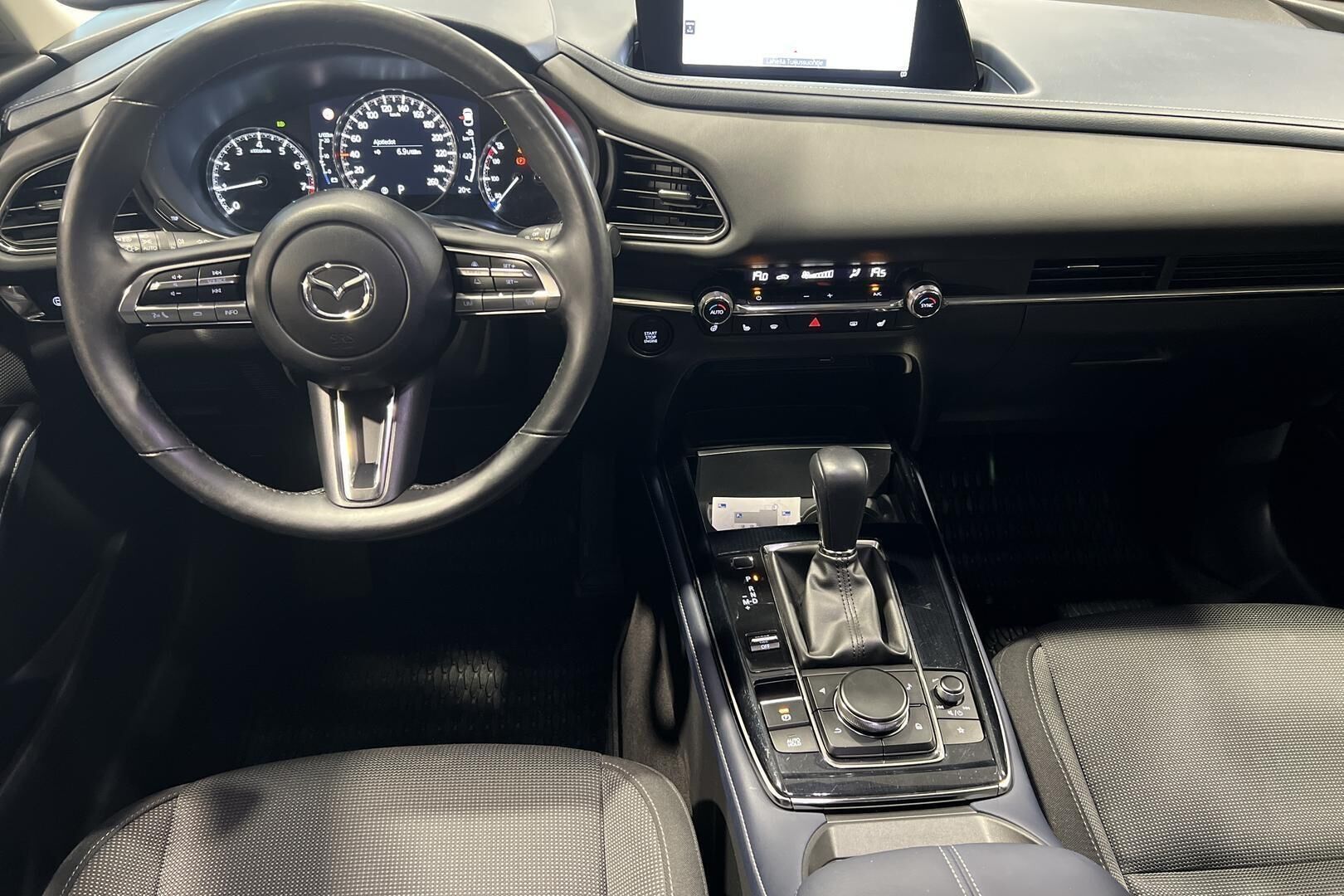 Mazda CX-30 iso kuva 11