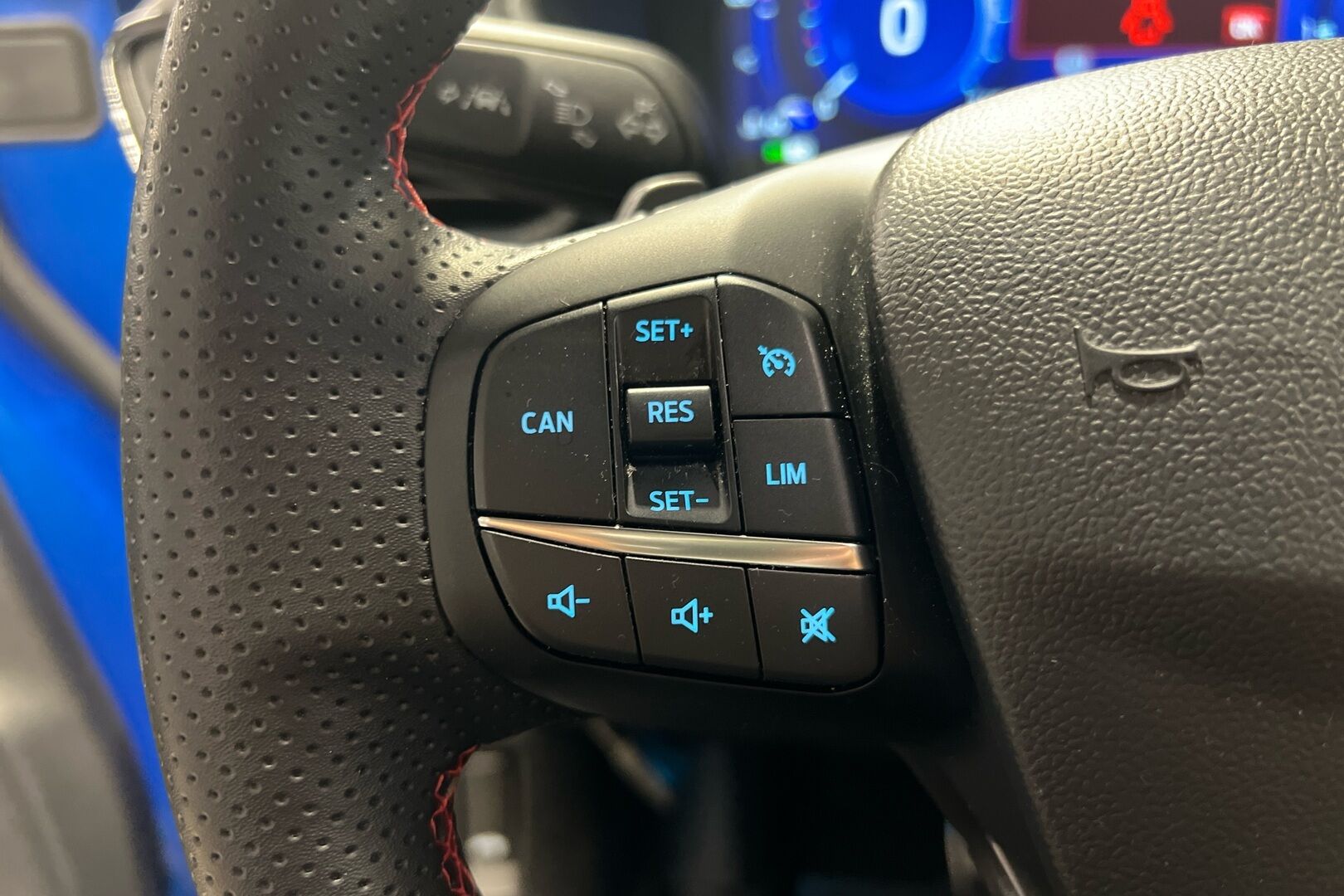 Ford Puma iso kuva 15