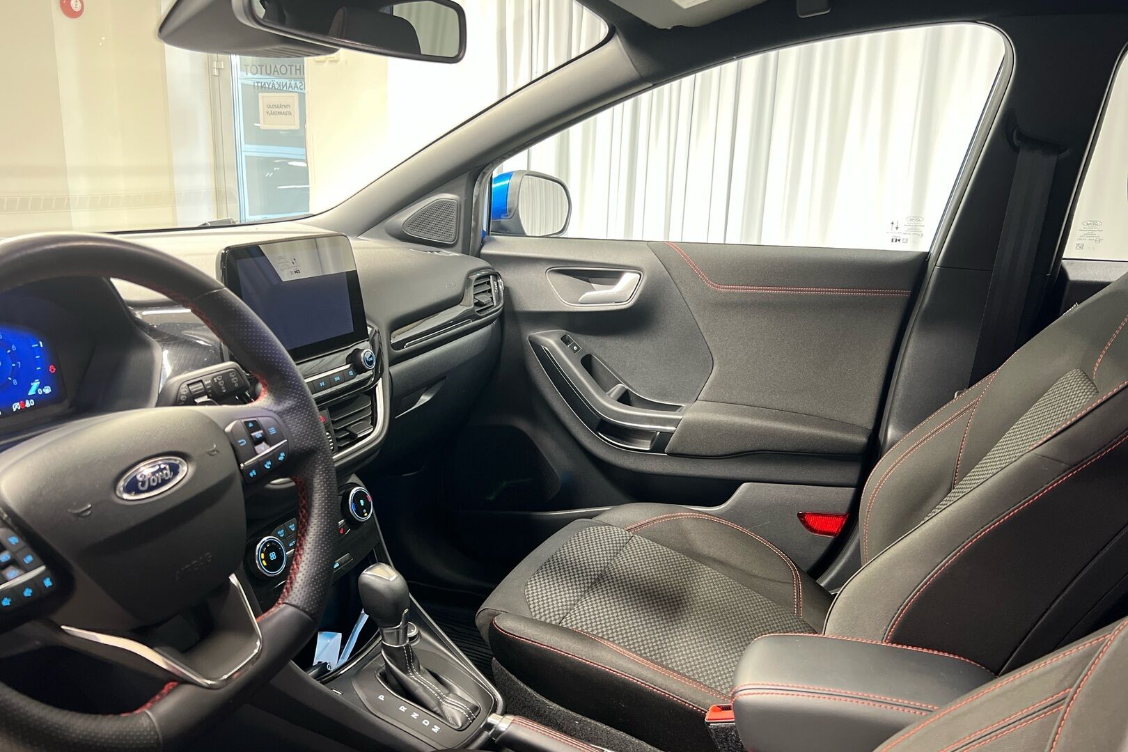 Ford Puma iso kuva 8