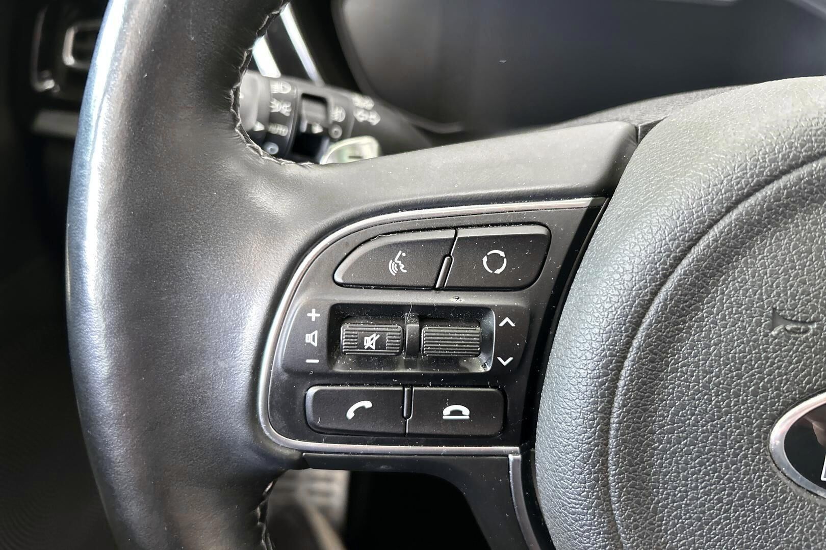 Kia Niro iso kuva 23