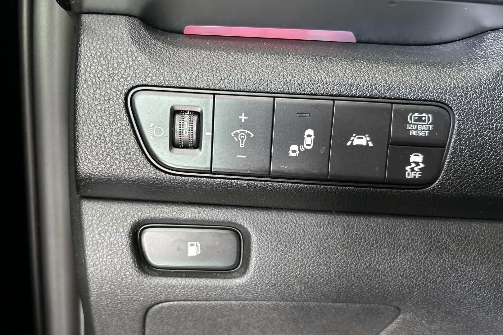 Kia Niro iso kuva 25