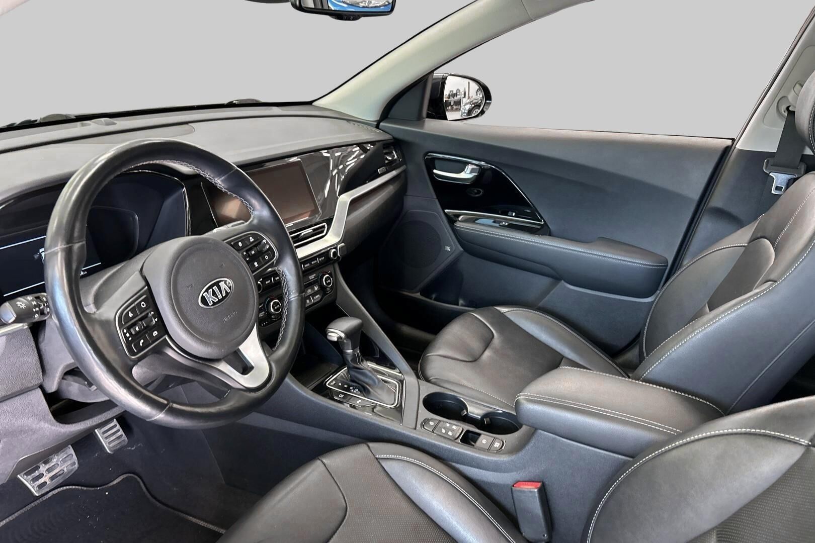 Kia Niro iso kuva 8