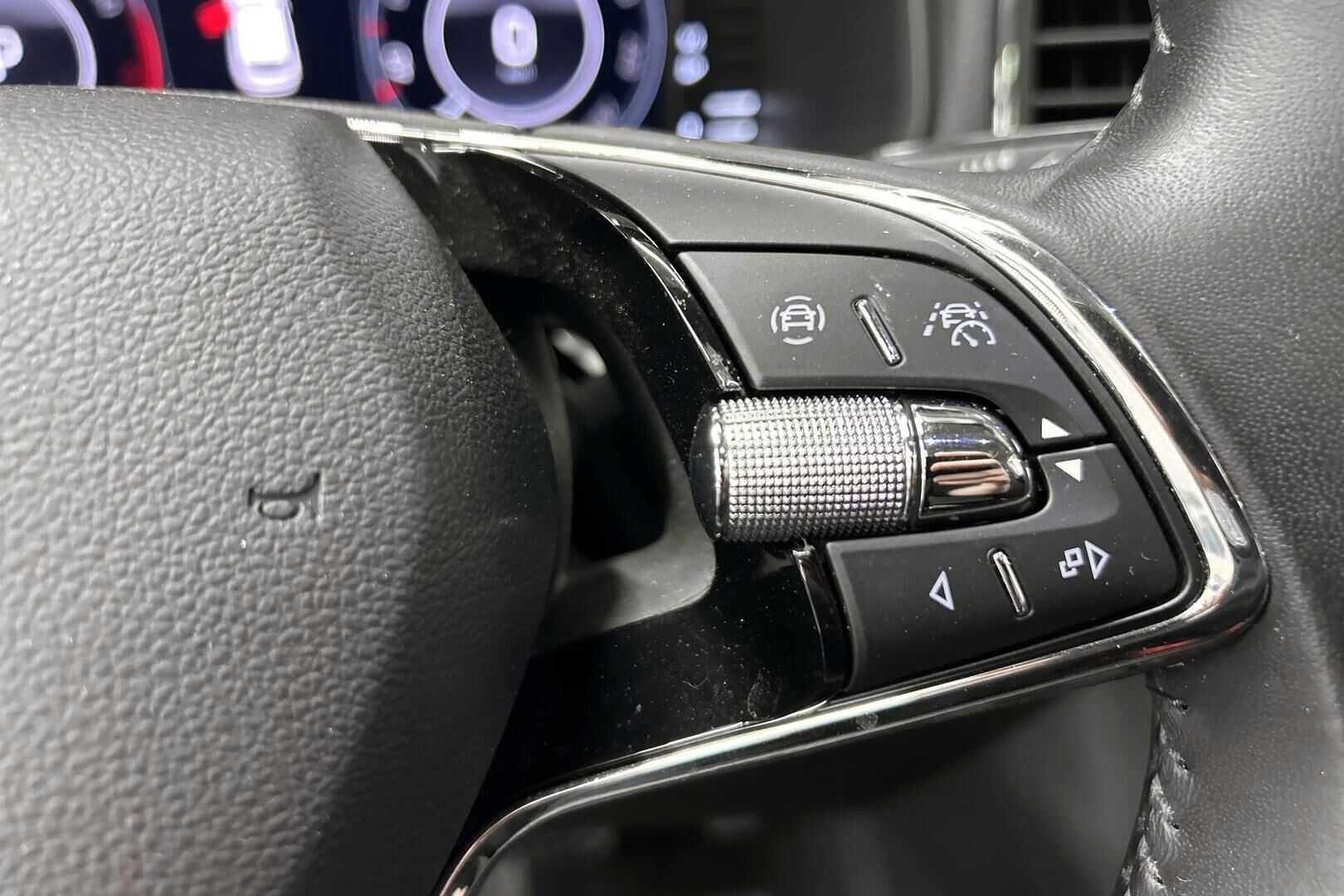 Skoda Karoq iso kuva 17