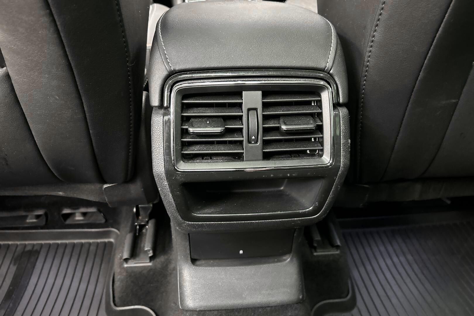 Skoda Karoq iso kuva 24