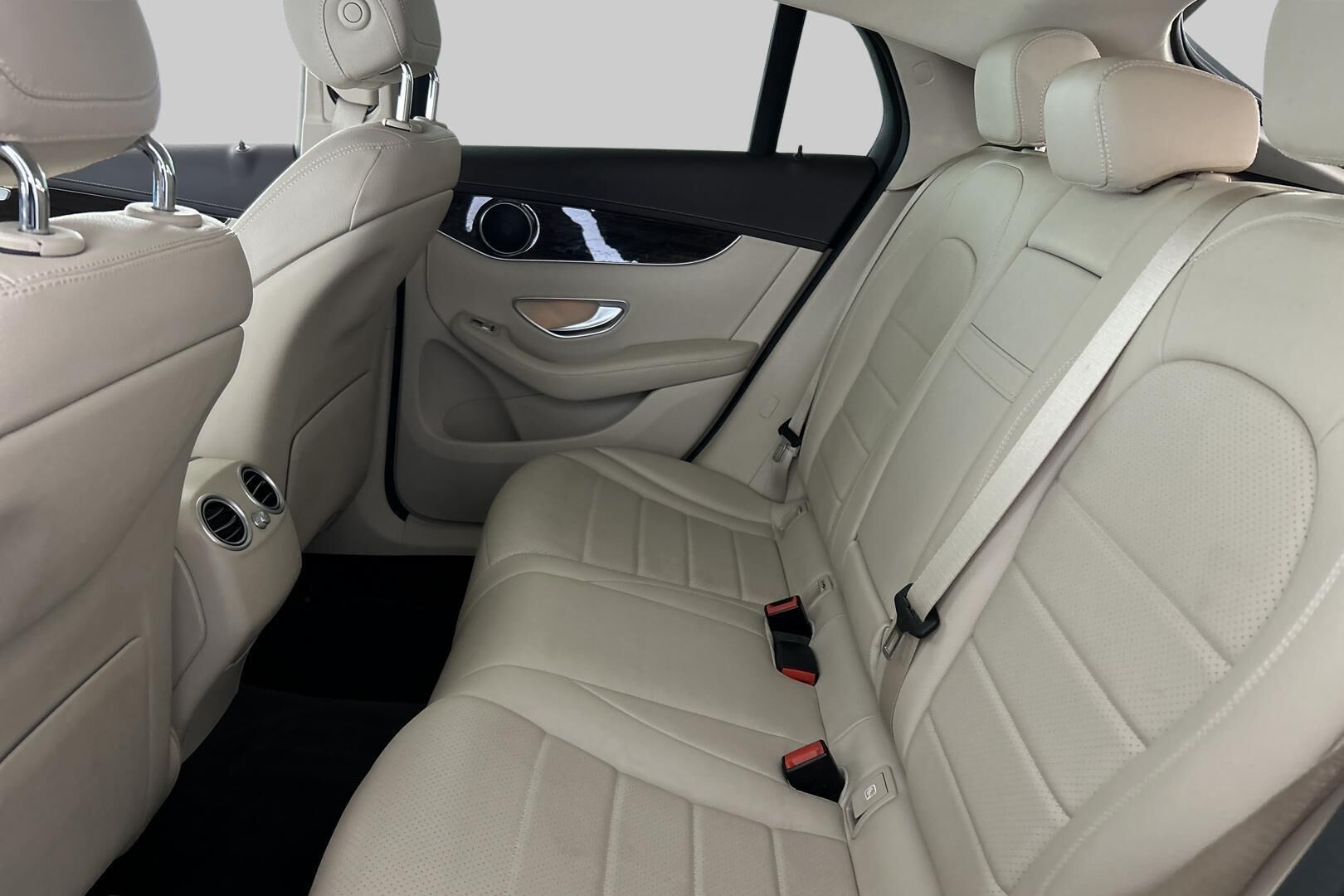 Mercedes-Benz GLC iso kuva 25