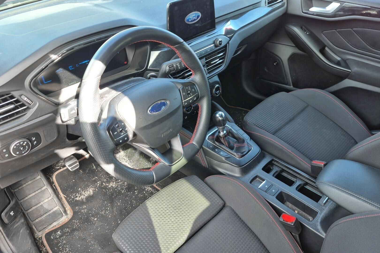 Ford Focus iso kuva 2