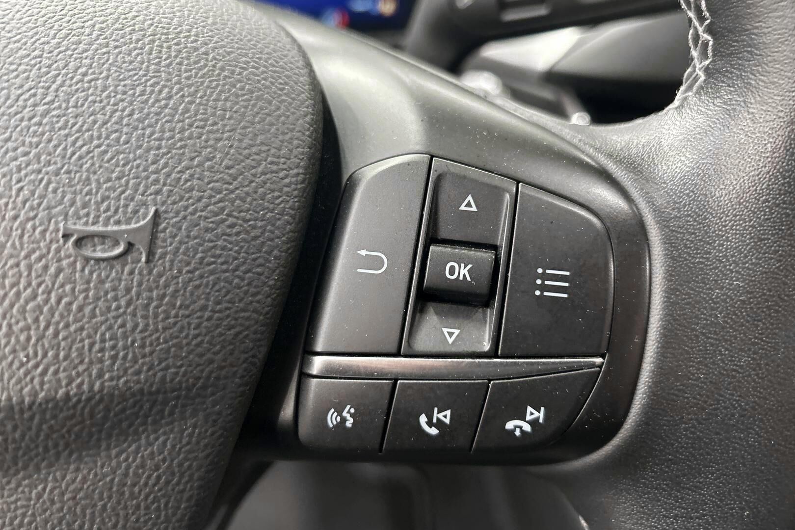 Ford Focus iso kuva 16