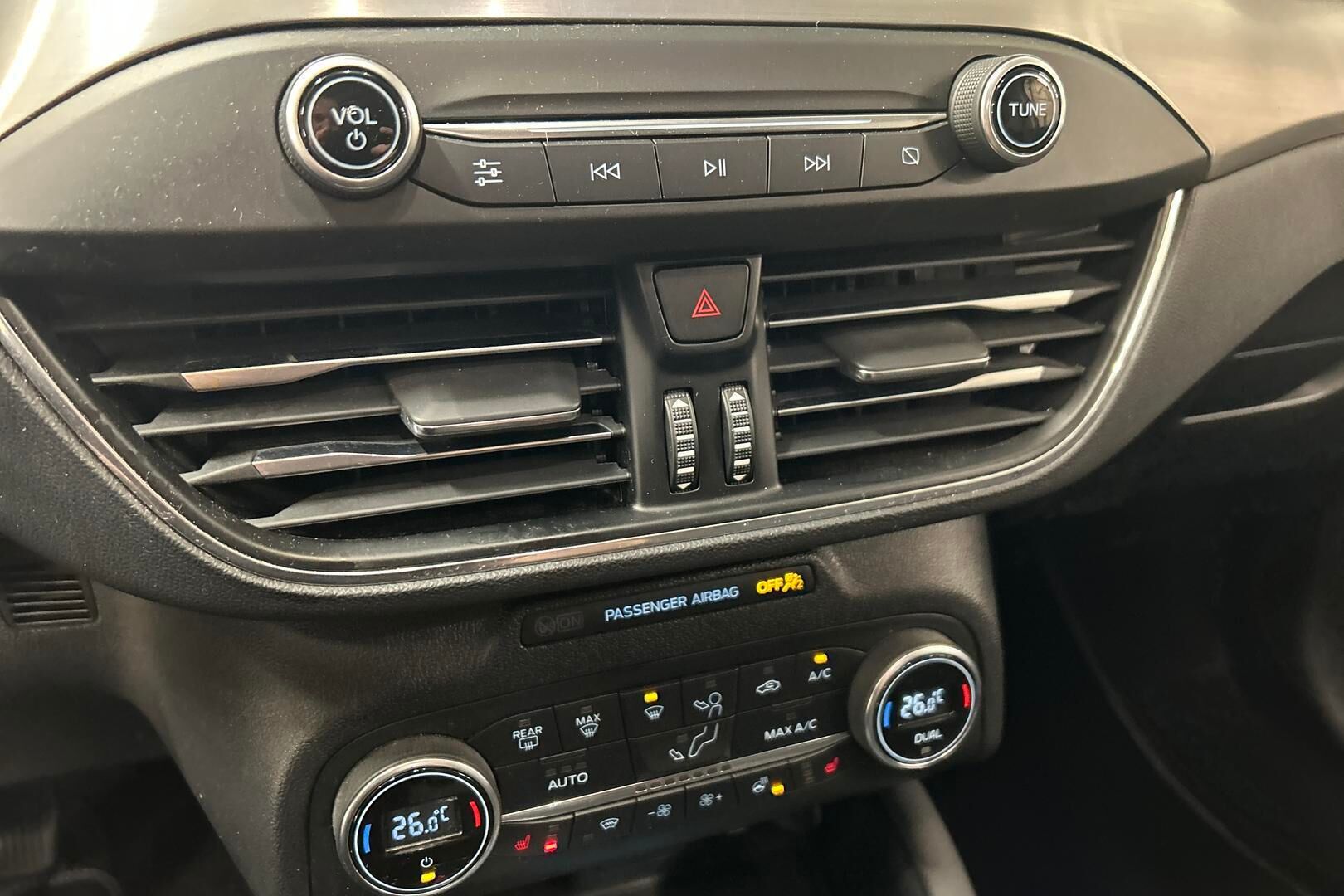 Ford Focus iso kuva 21