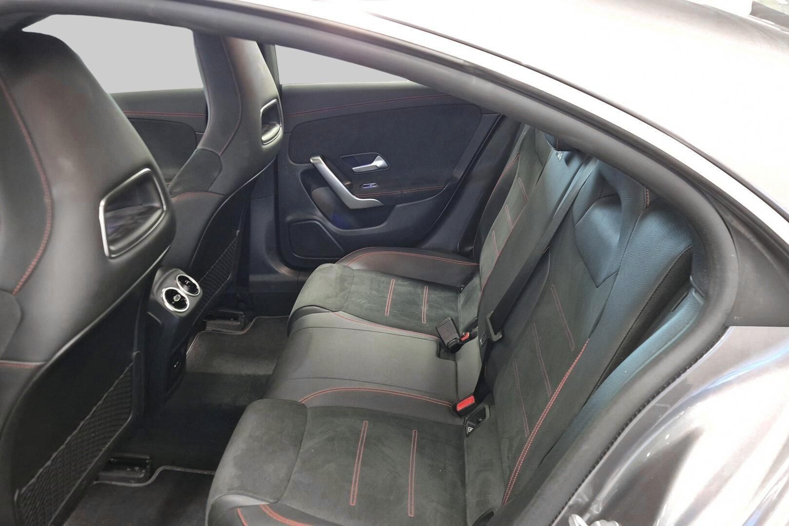 Mercedes-Benz CLA iso kuva 10