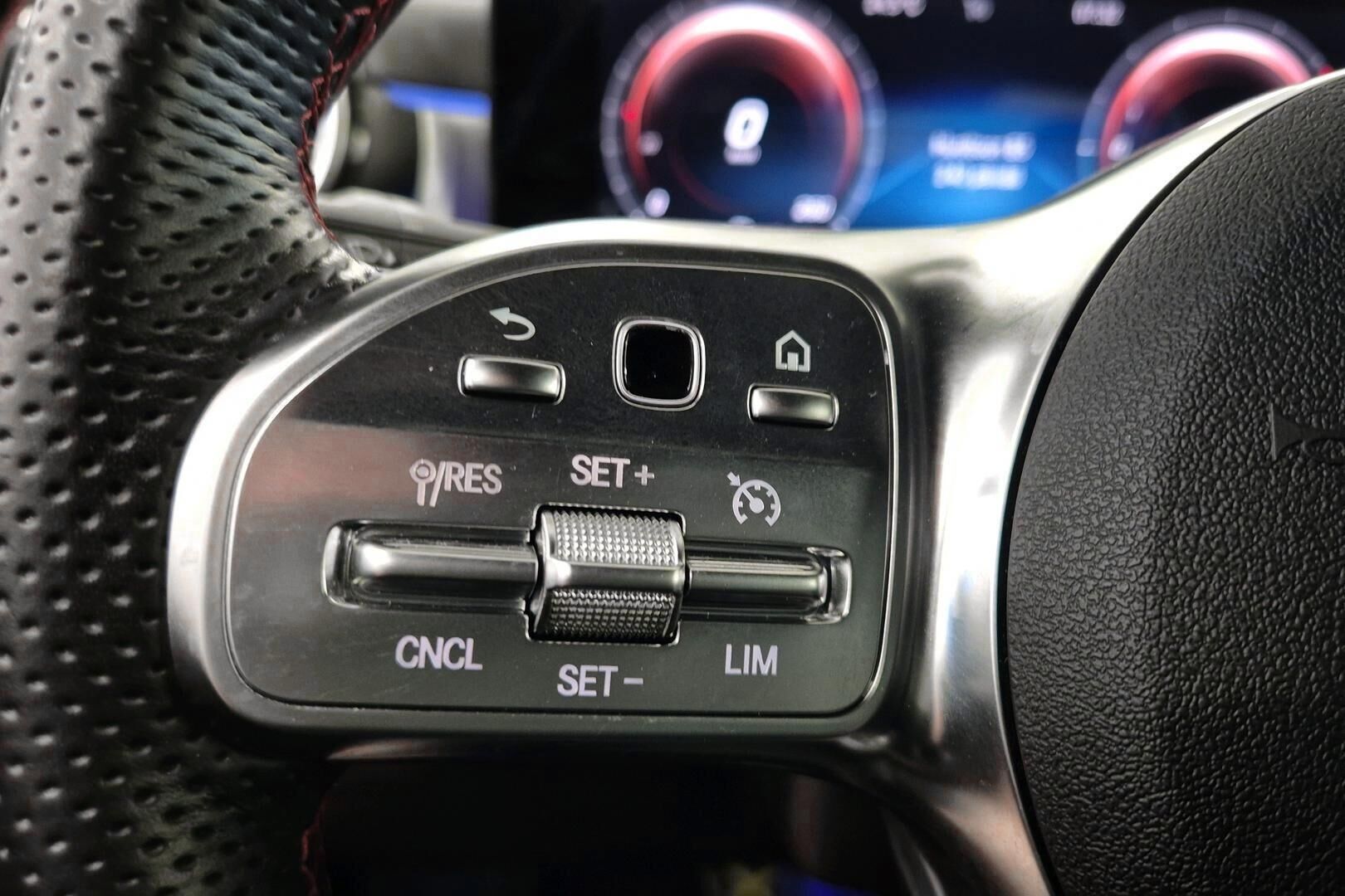 Mercedes-Benz CLA iso kuva 19