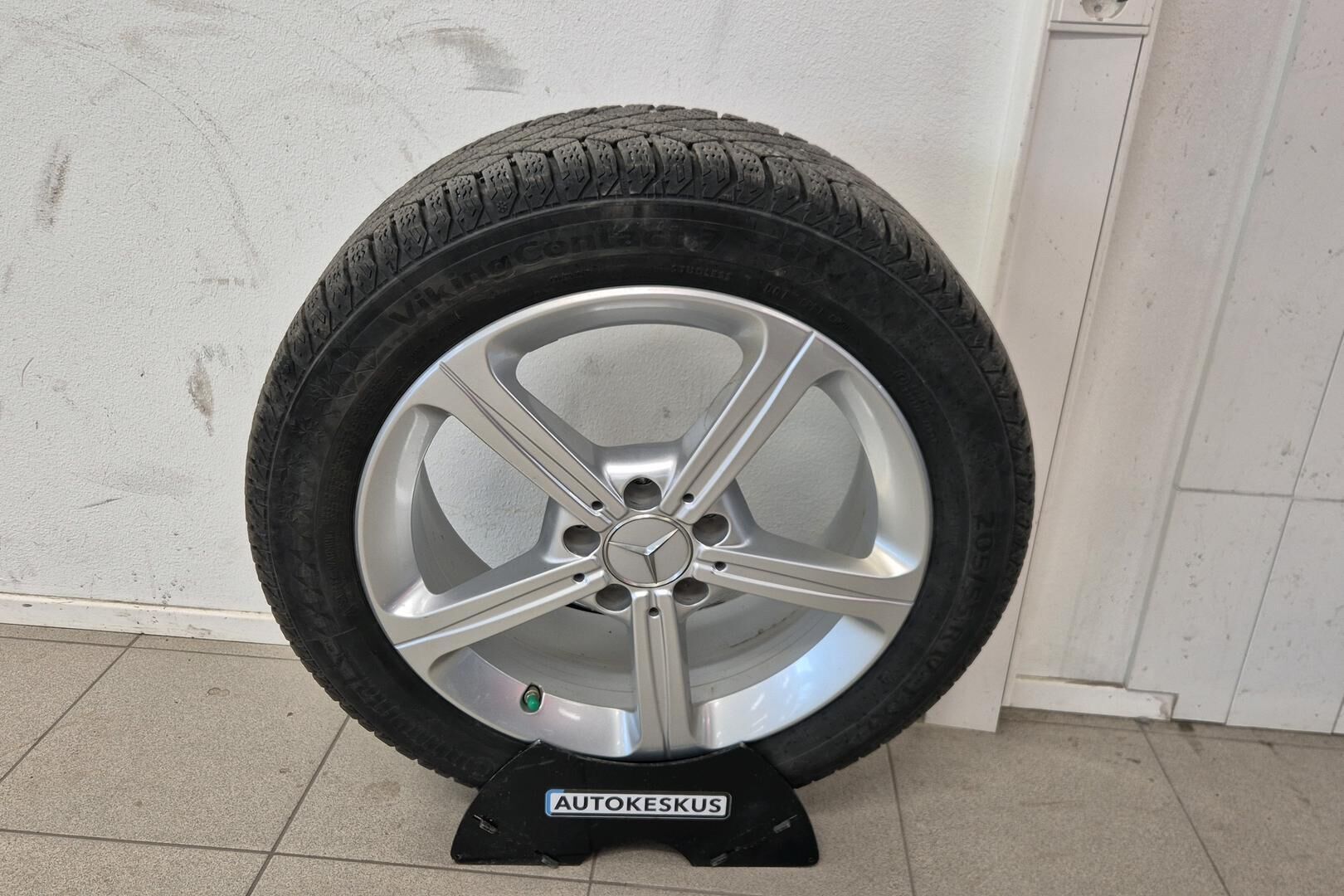 Mercedes-Benz CLA iso kuva 23