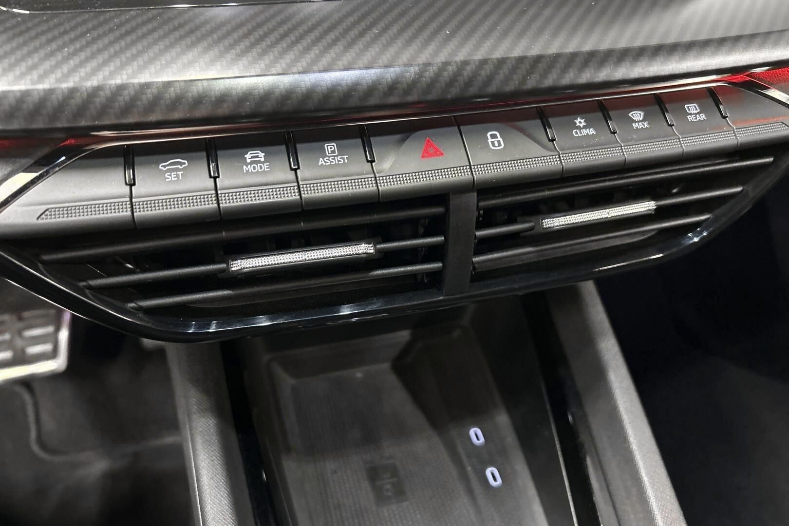 Skoda Octavia iso kuva 22