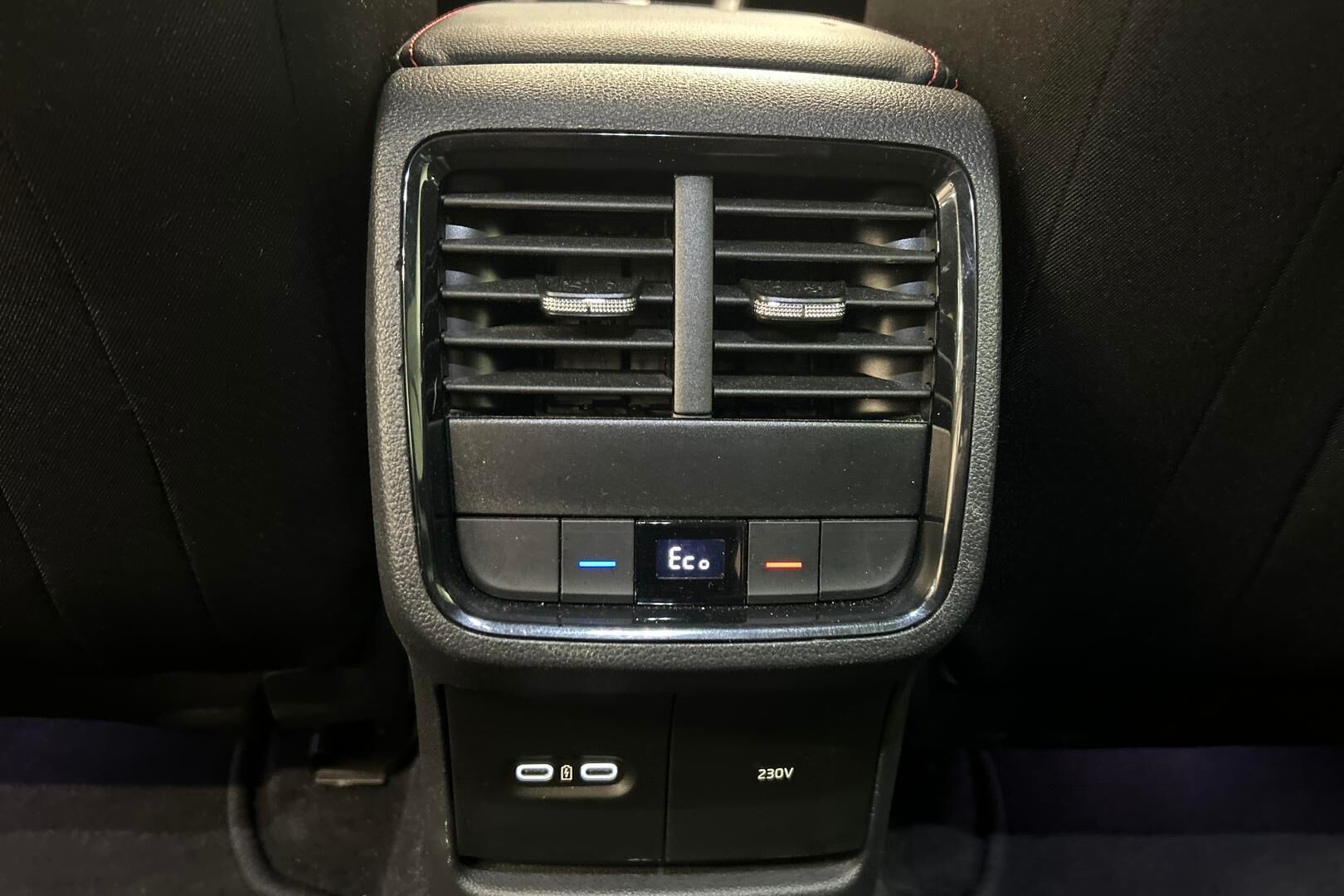 Skoda Octavia iso kuva 29