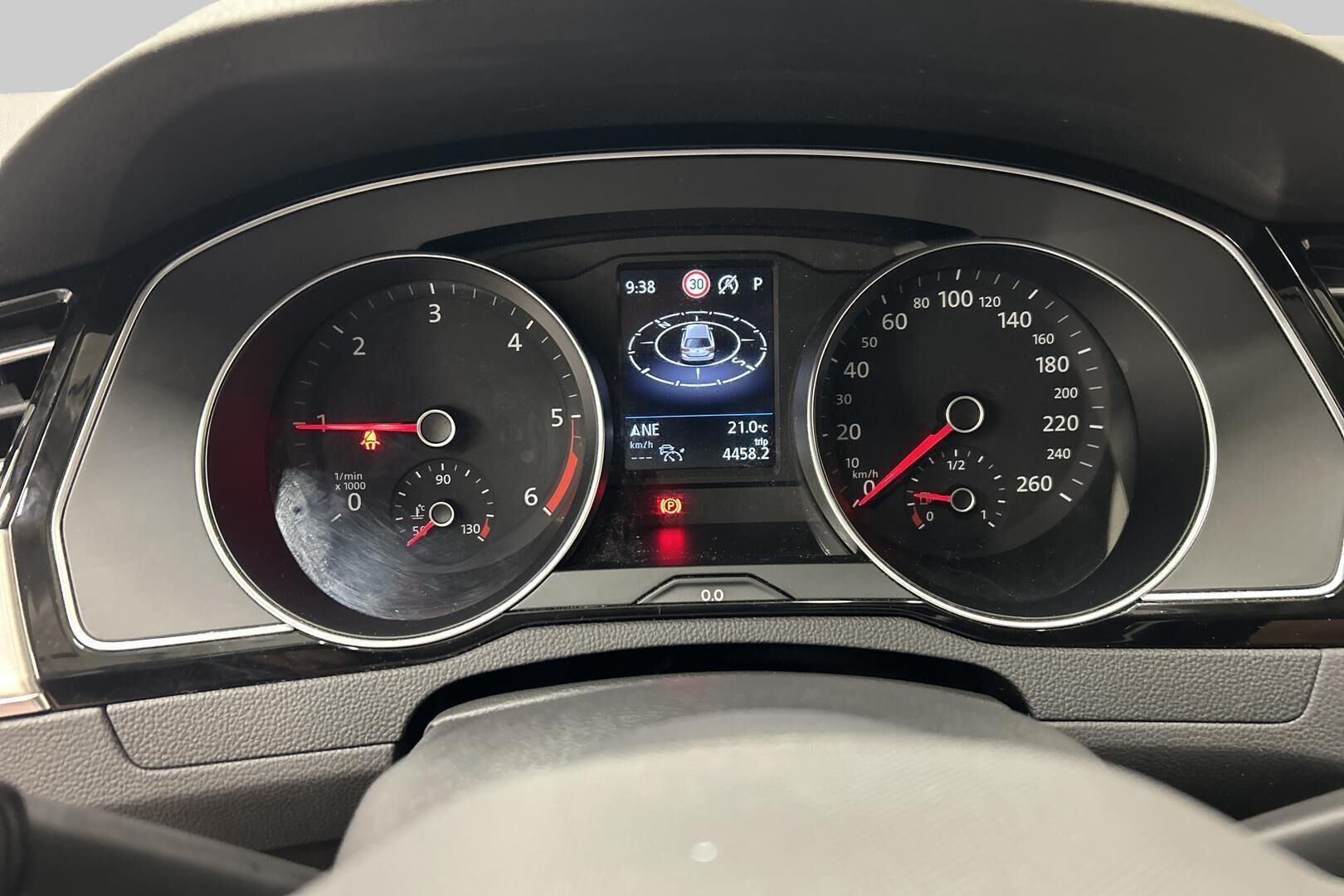 Volkswagen Passat iso kuva 14