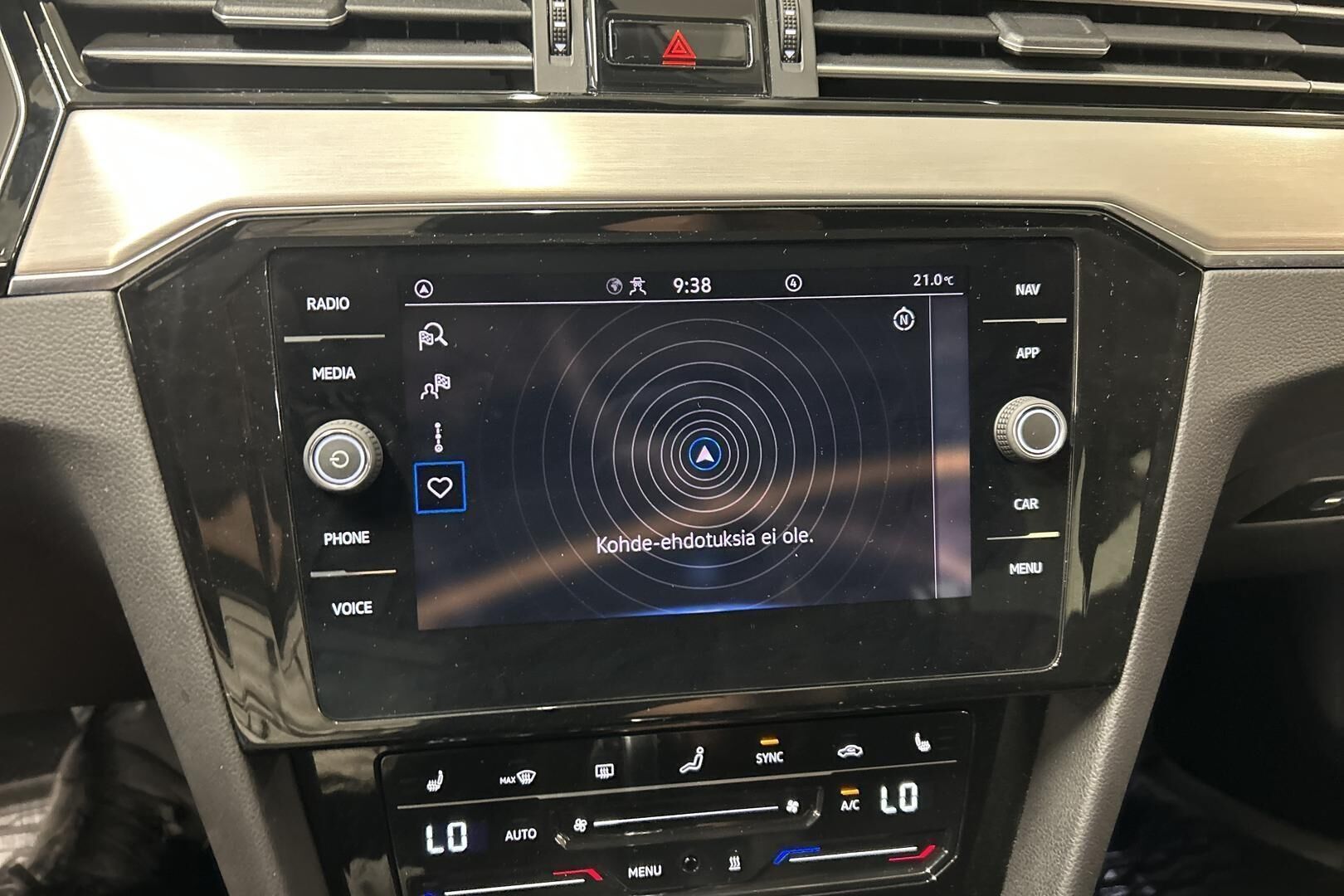 Volkswagen Passat iso kuva 17