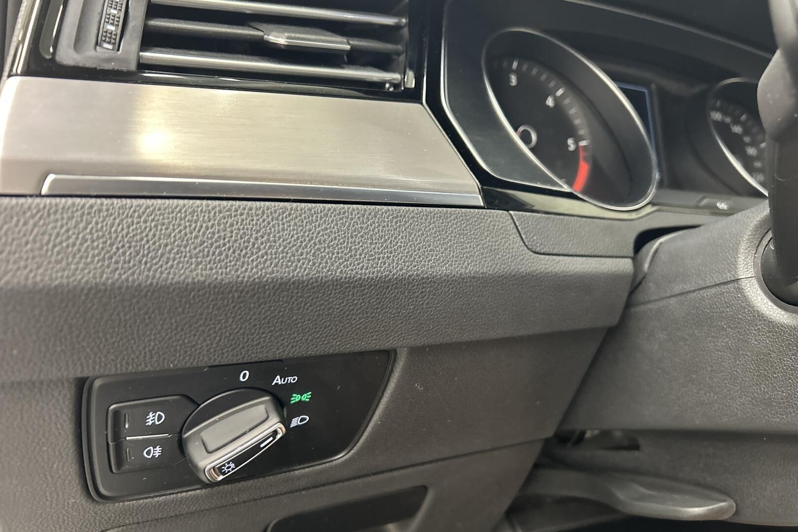 Volkswagen Passat iso kuva 21