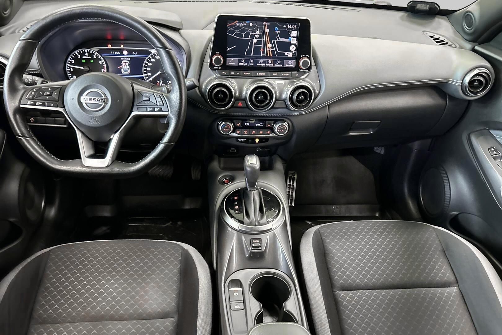 Nissan Juke iso kuva 11