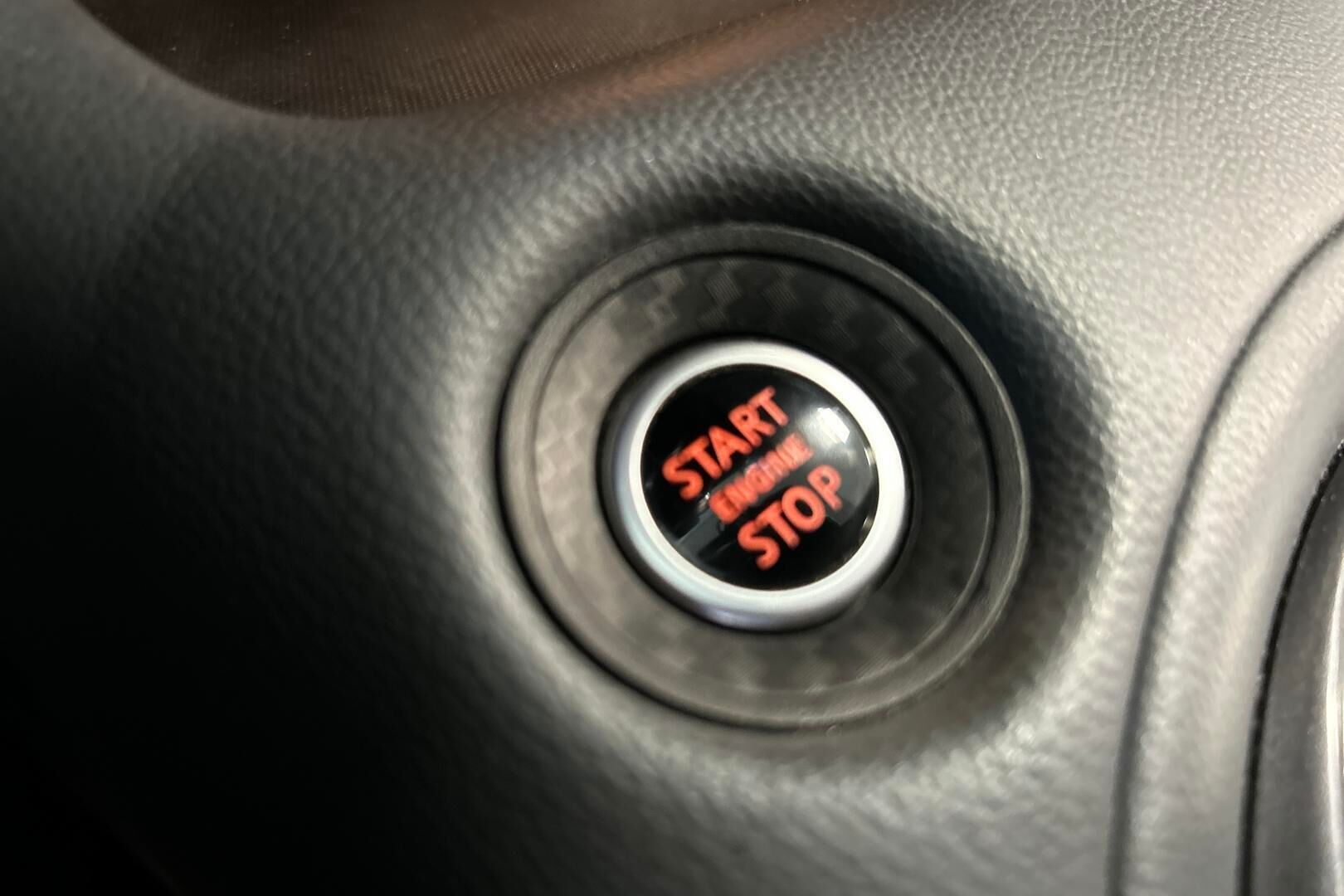 Nissan Juke iso kuva 24