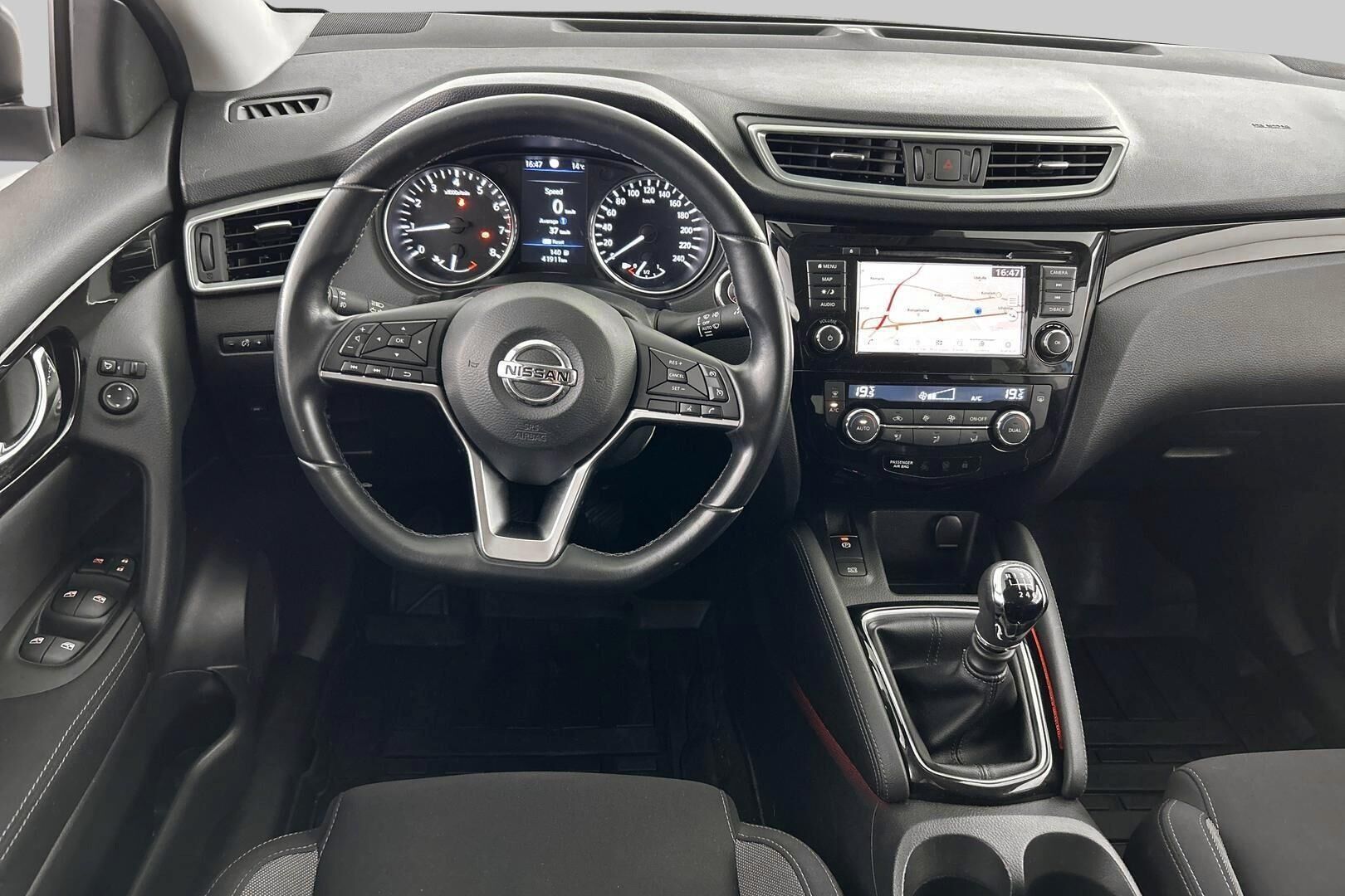 Nissan Qashqai iso kuva 16