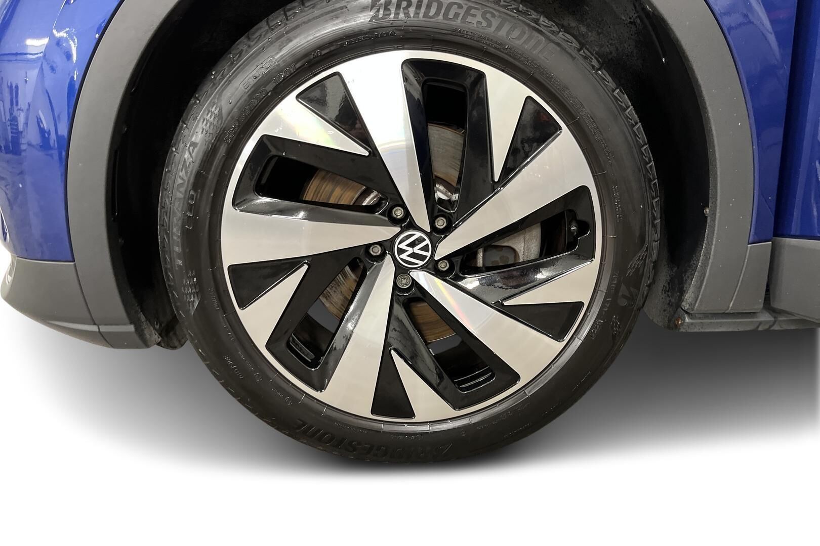 Volkswagen ID.4 iso kuva 11