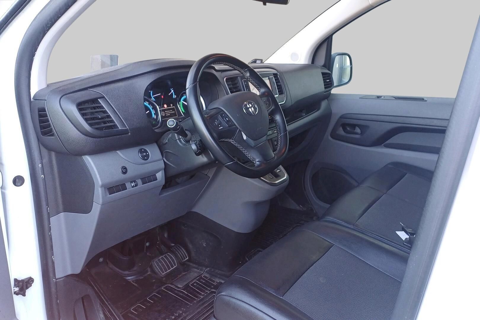 Toyota Proace EV iso kuva 1