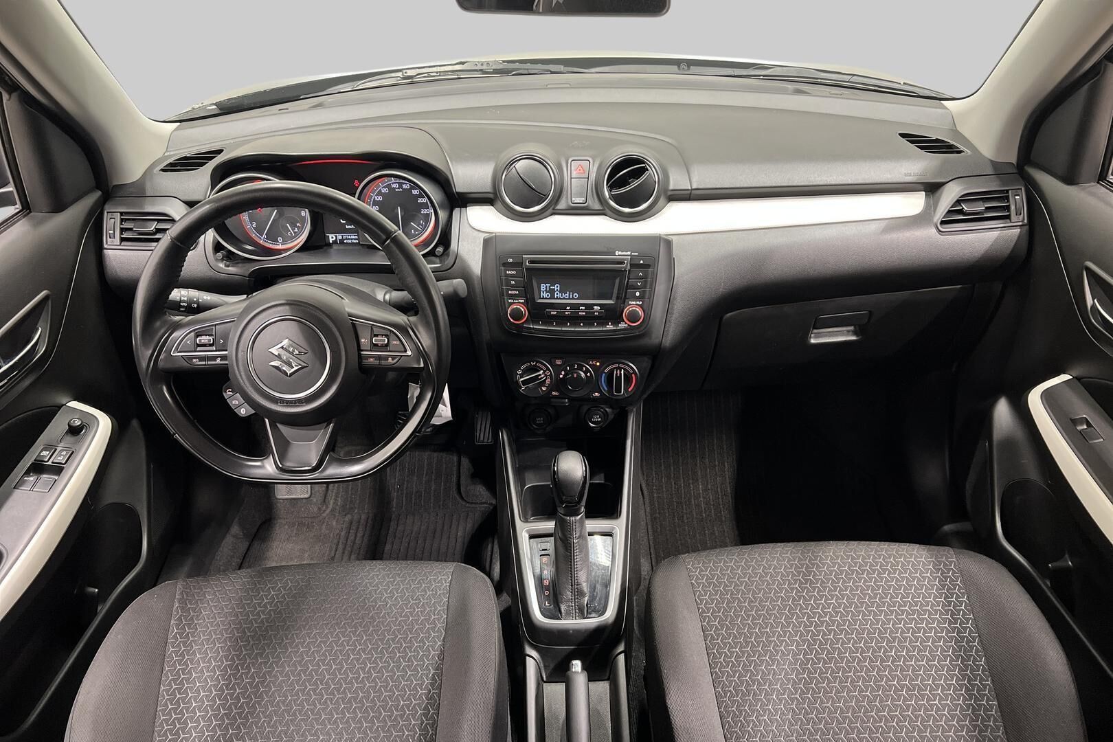 Suzuki Swift iso kuva 4