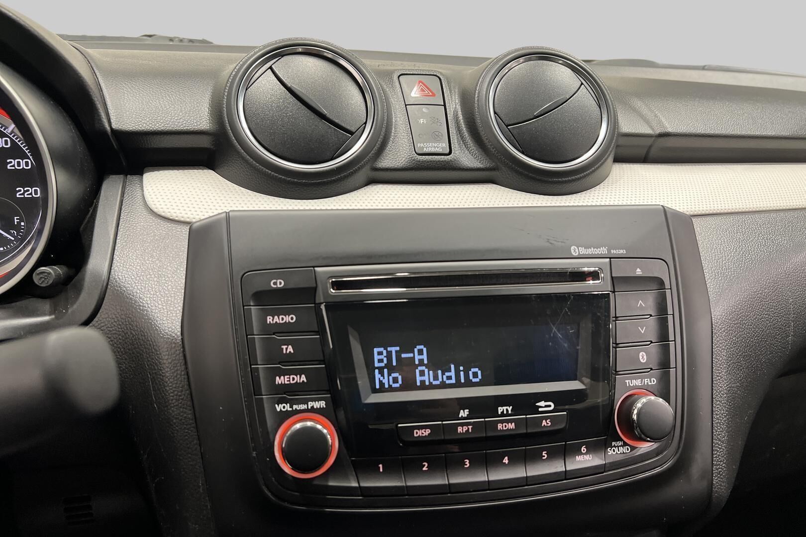 Suzuki Swift iso kuva 6