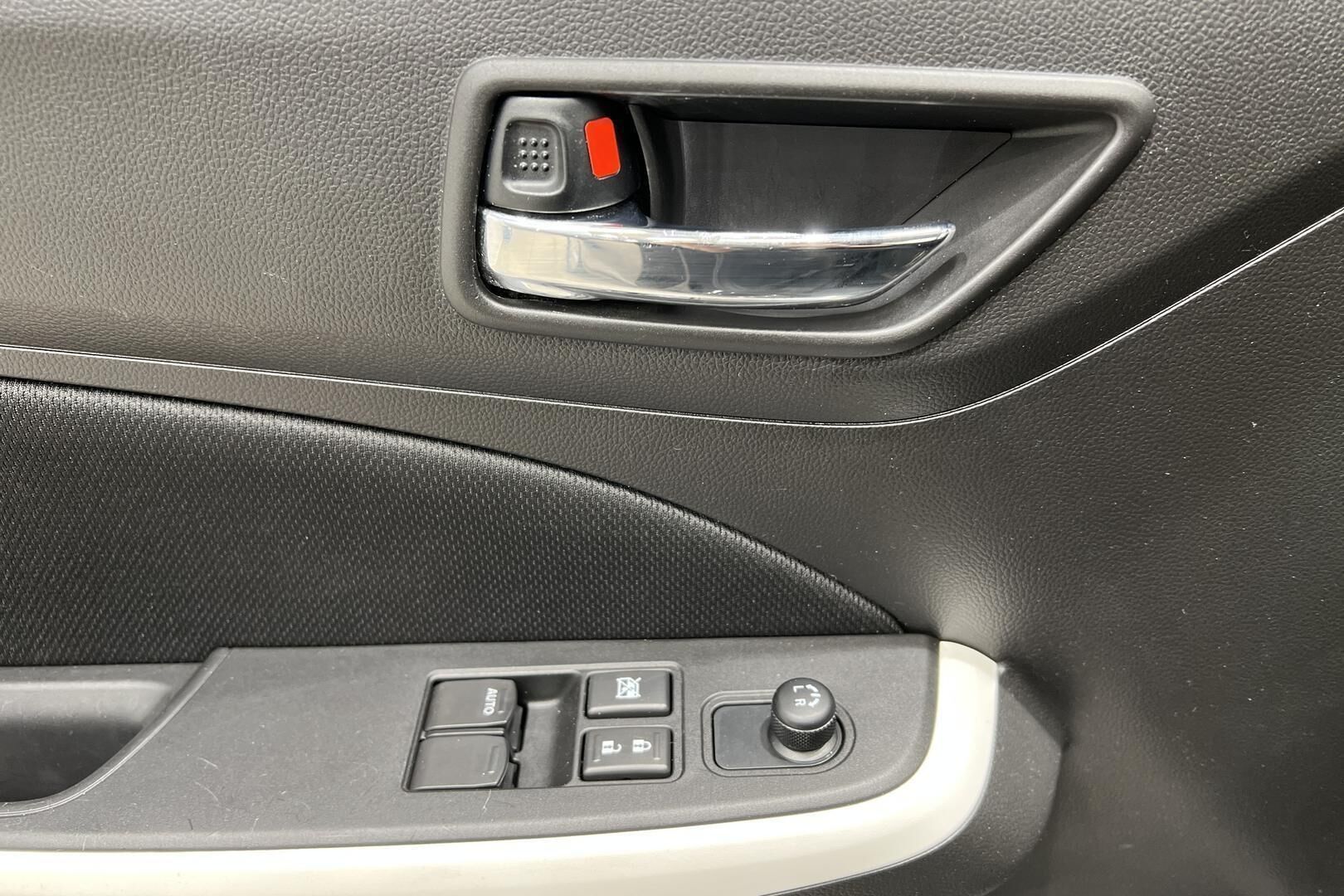 Suzuki Swift iso kuva 19