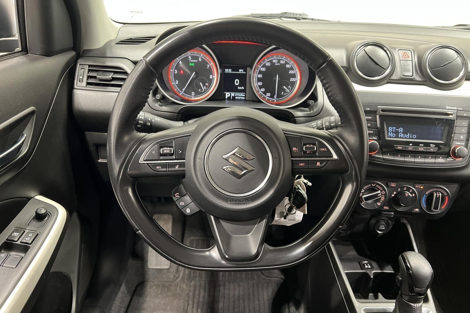 Suzuki Swift iso kuva 24