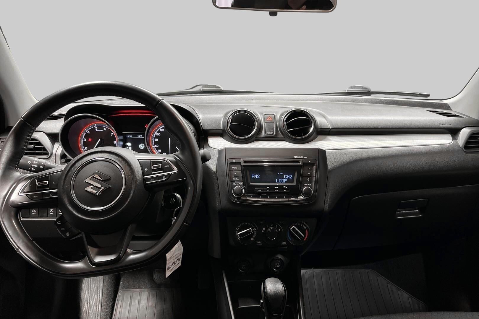 Suzuki Swift iso kuva 11