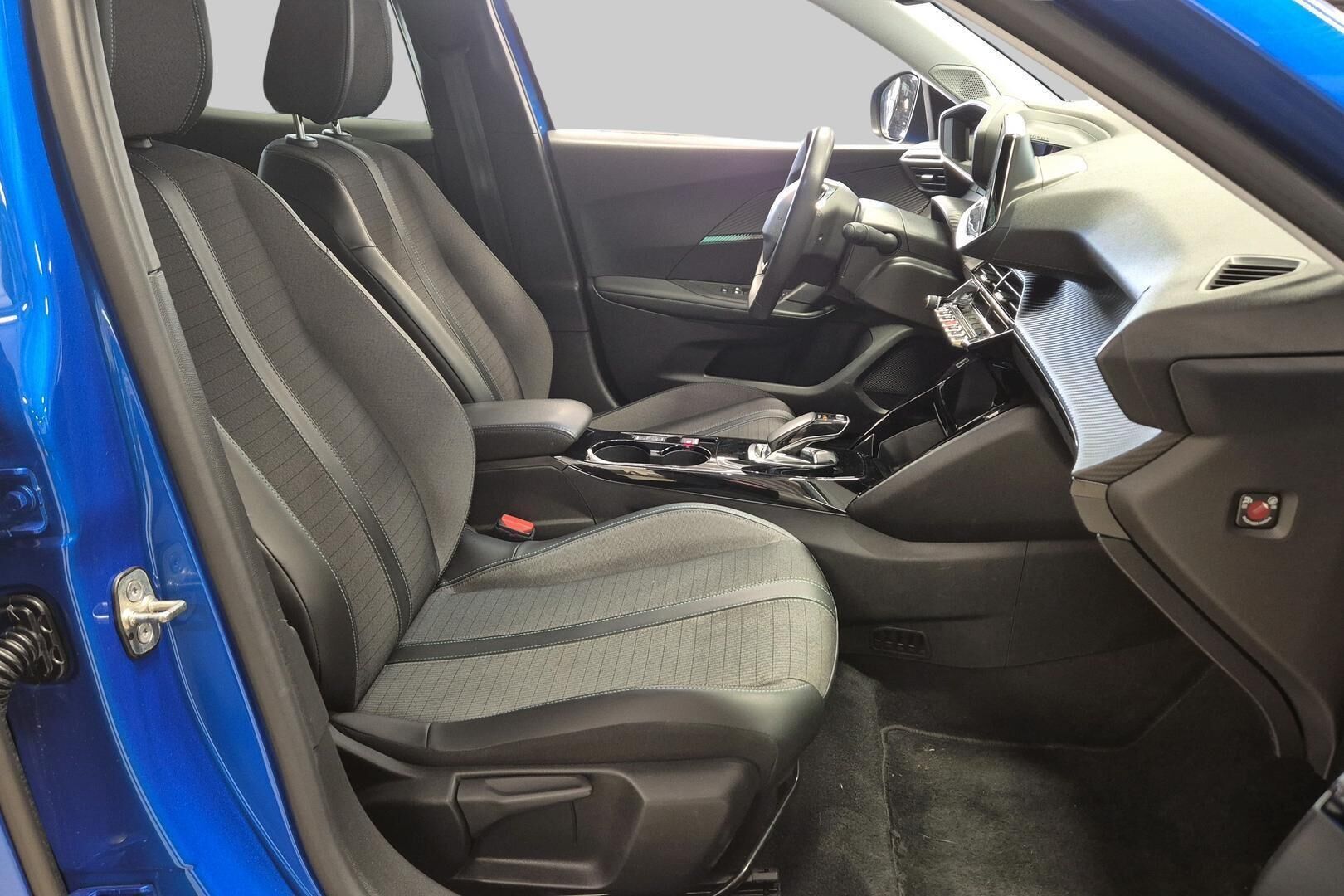 Peugeot e-2008 iso kuva 4