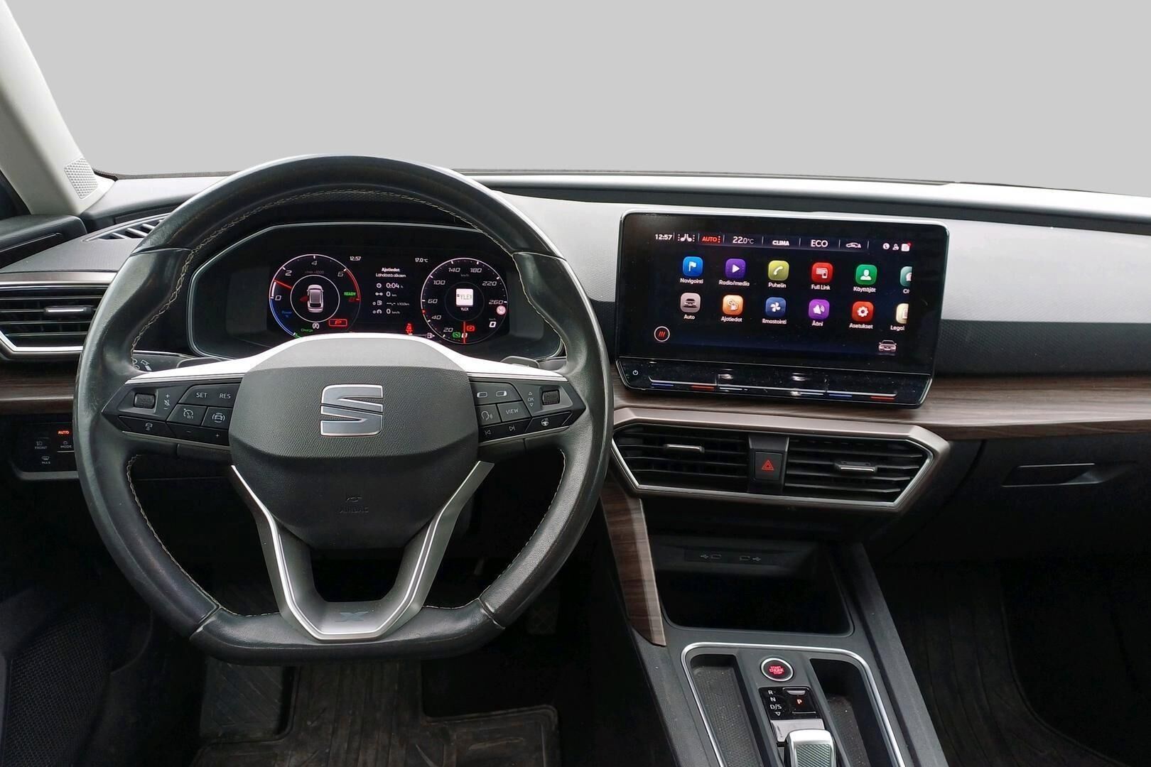 Seat Leon Sportstourer iso kuva 2