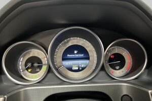 Mercedes-Benz E esikatselu 14