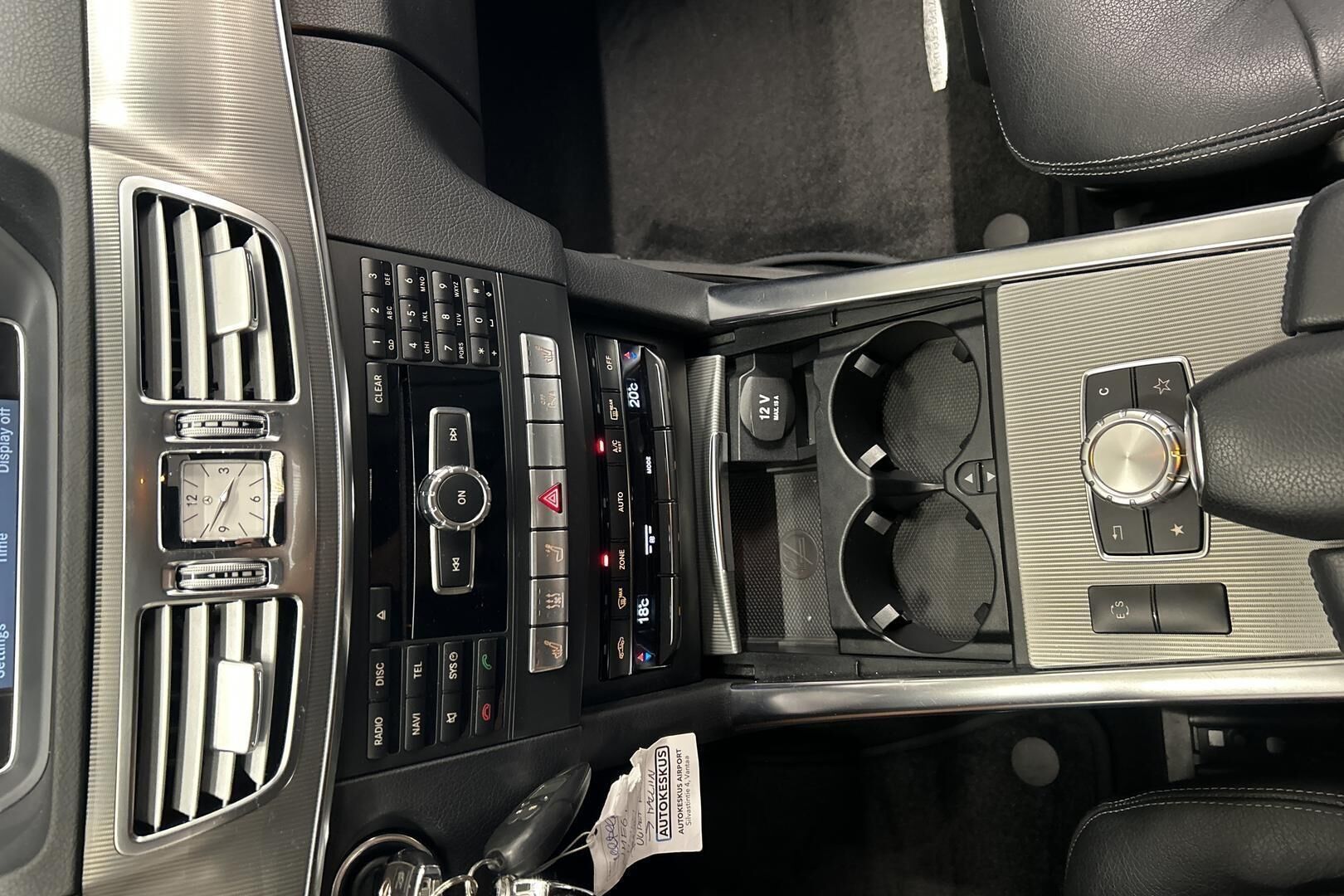 Mercedes-Benz E iso kuva 16