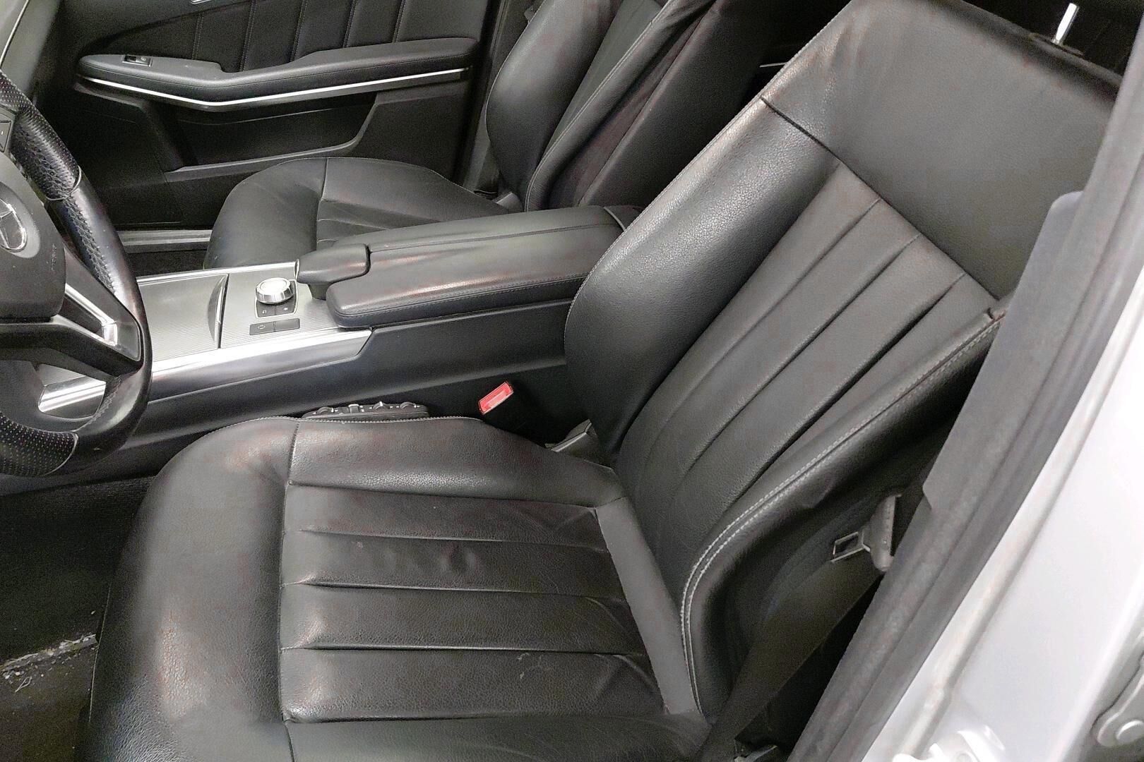 Mercedes-Benz E iso kuva 17