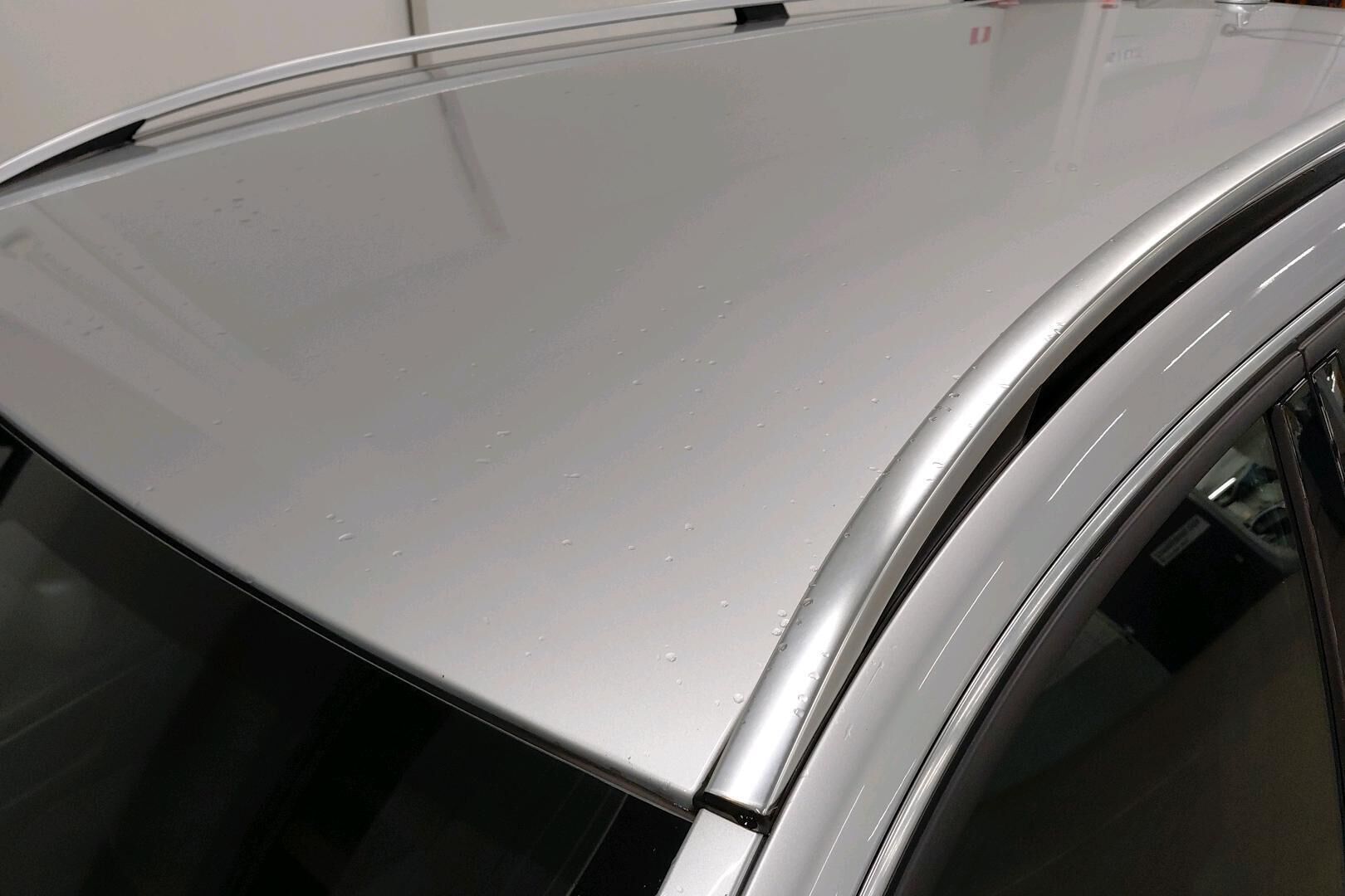 Mercedes-Benz E iso kuva 21